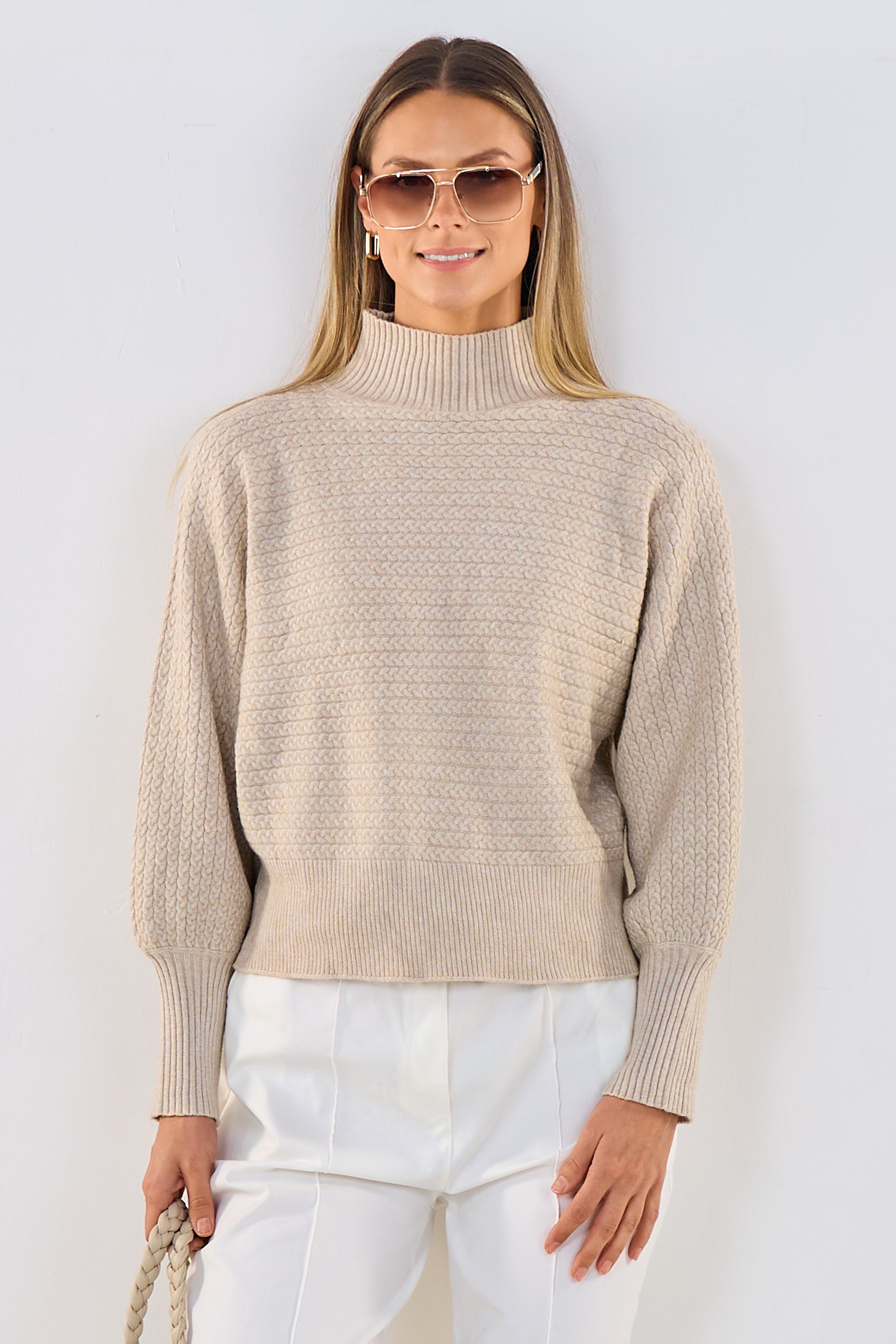 Strickpulli mit Zopfmuster, beige