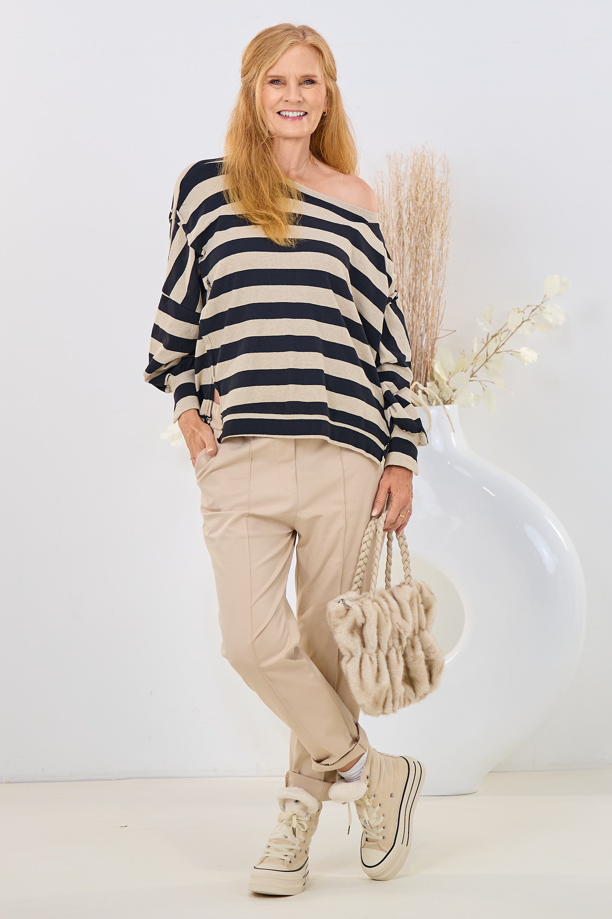 Pulli mit außenliegenden Nähten, schwarz-taupe