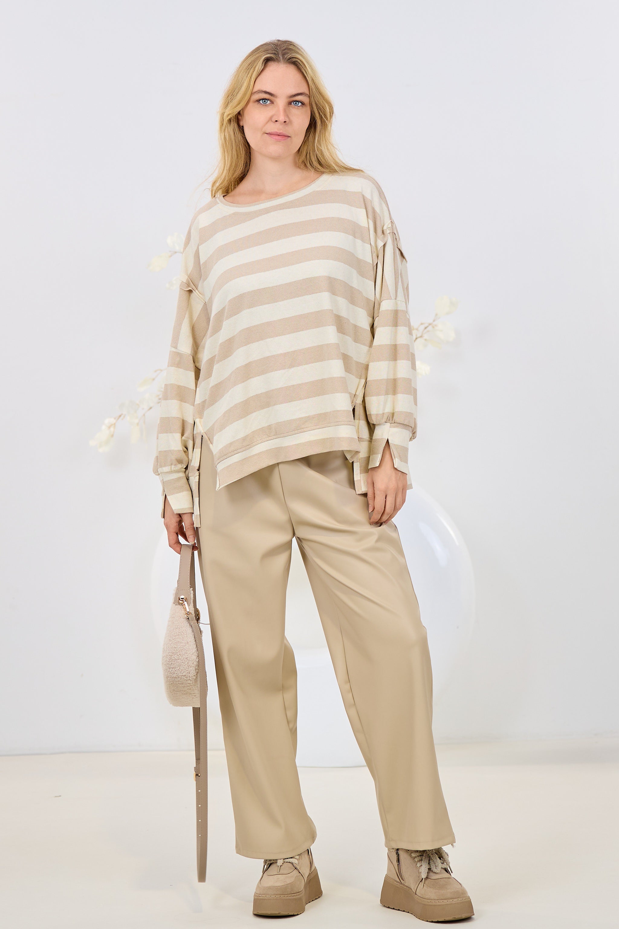 Pulli mit außenliegenden Nähten, beige-creme
