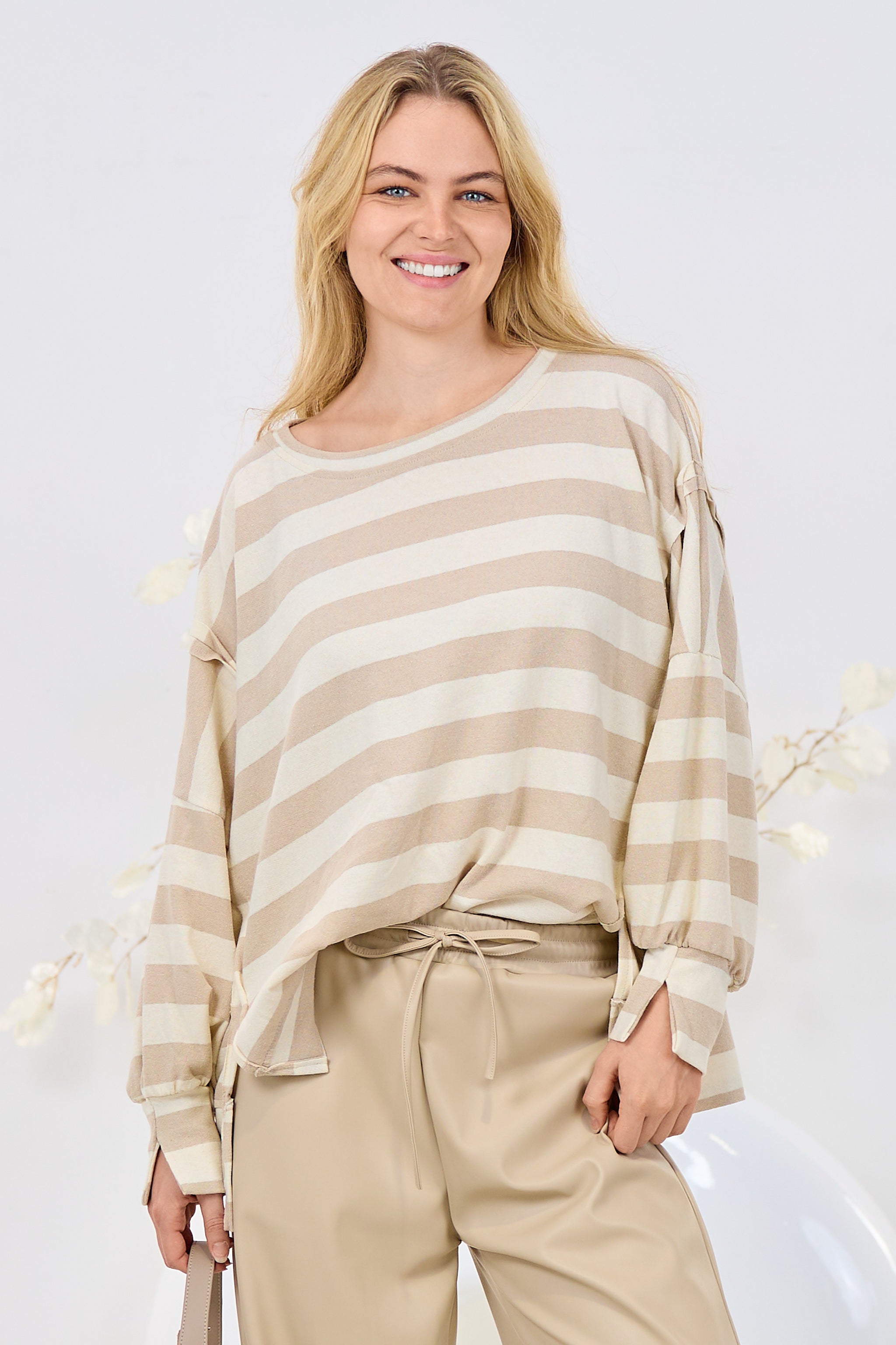 Pulli mit außenliegenden Nähten, beige-creme