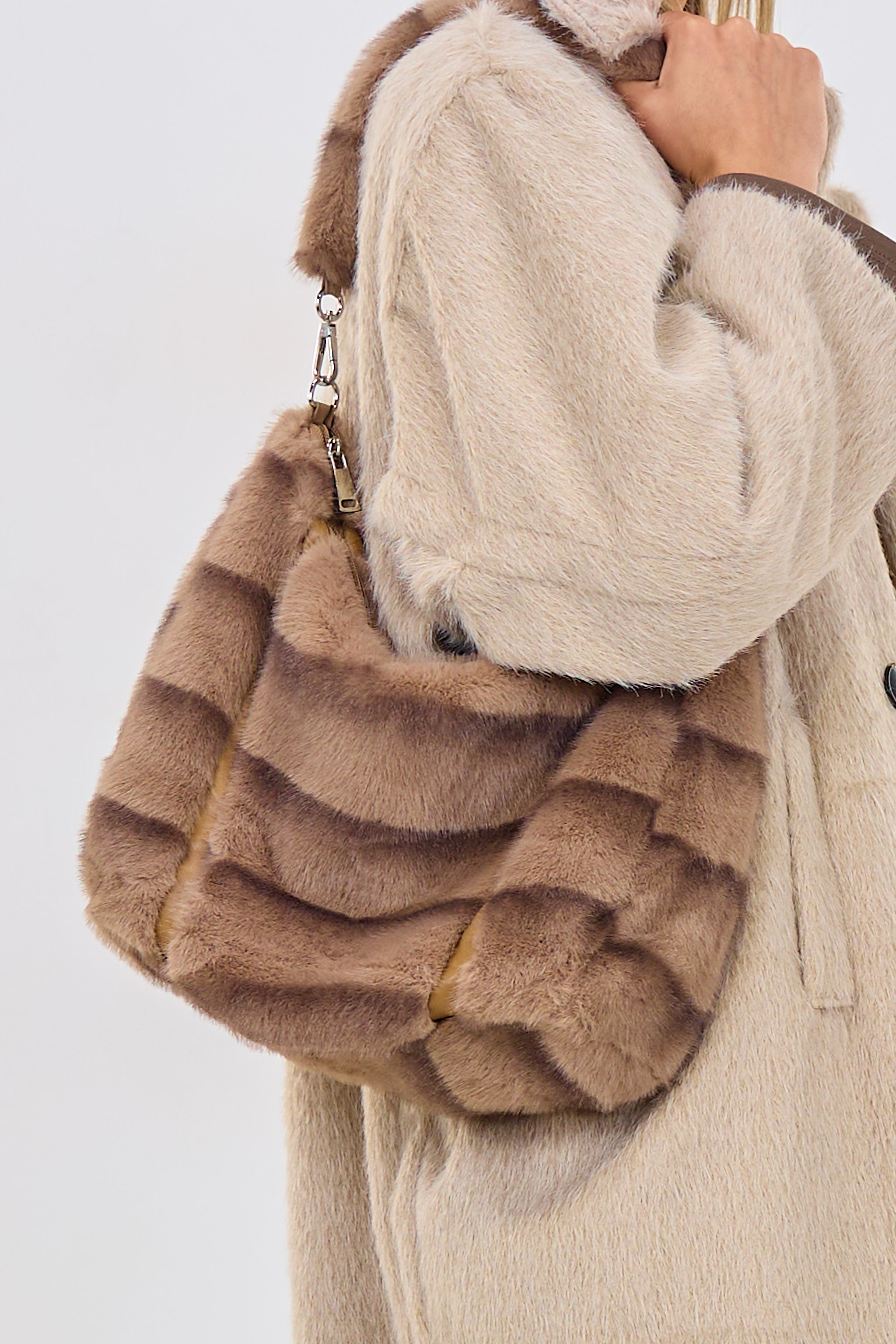 flauschige Umhängetasche, taupe-braun