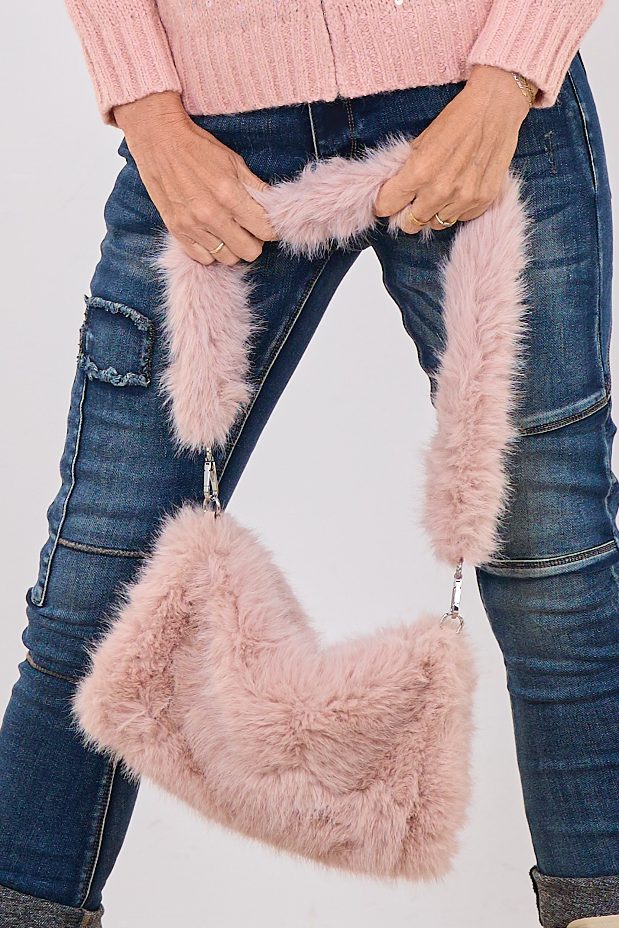 flauschige Umhängetasche mit Muff, altrosa