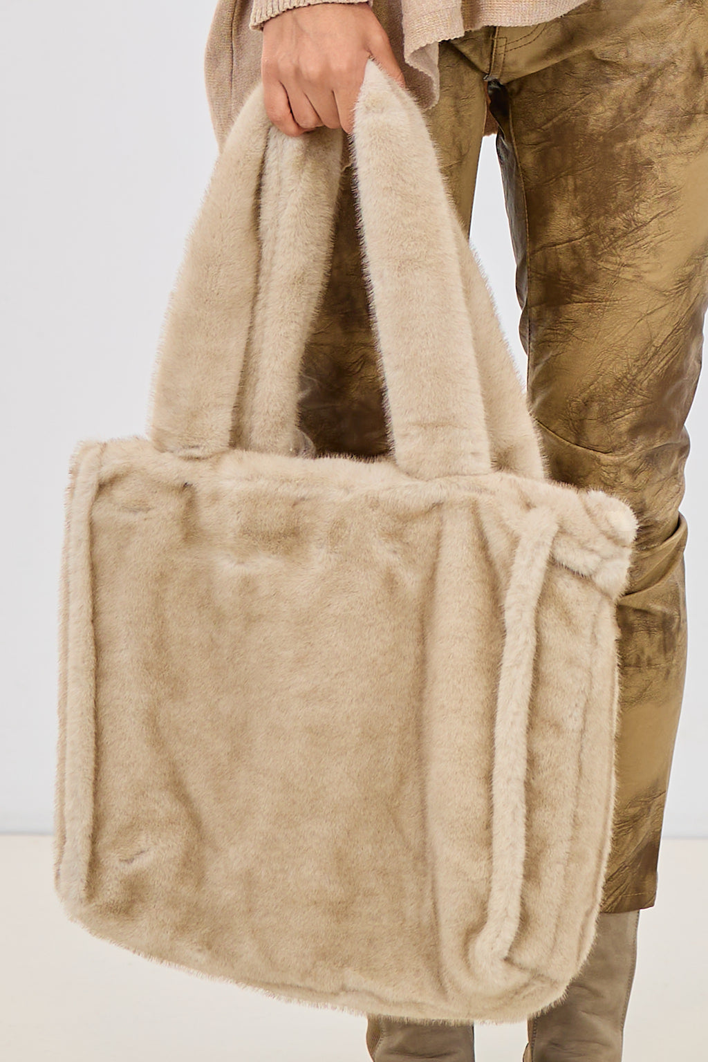 Kuschelige Felltasche, beige-taupe meliert