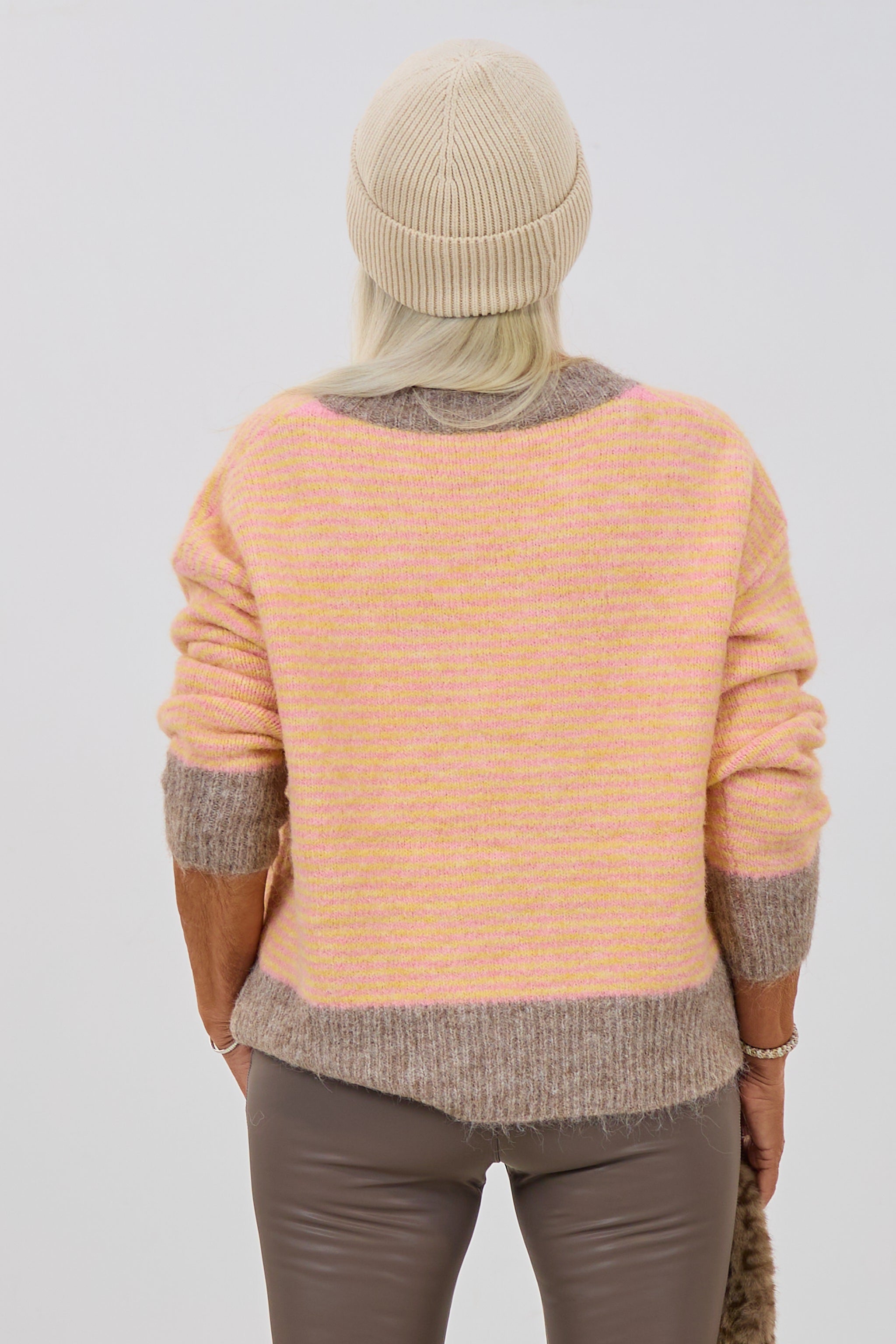 geringelter Pulli mit V-Ausschnitt, taupe-gelb-rosa