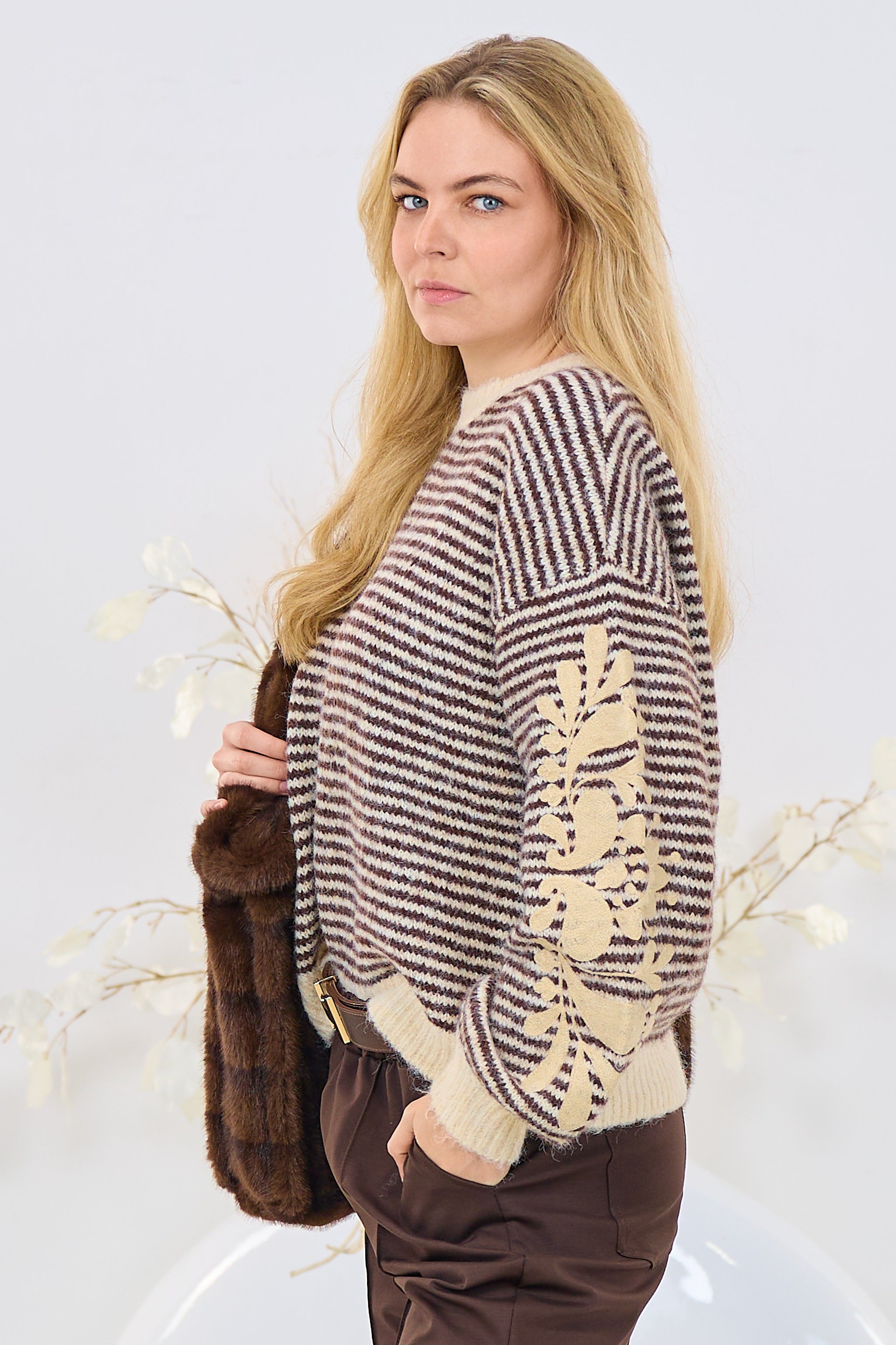 geringelter Pulli mit Stickerei, braun-creme