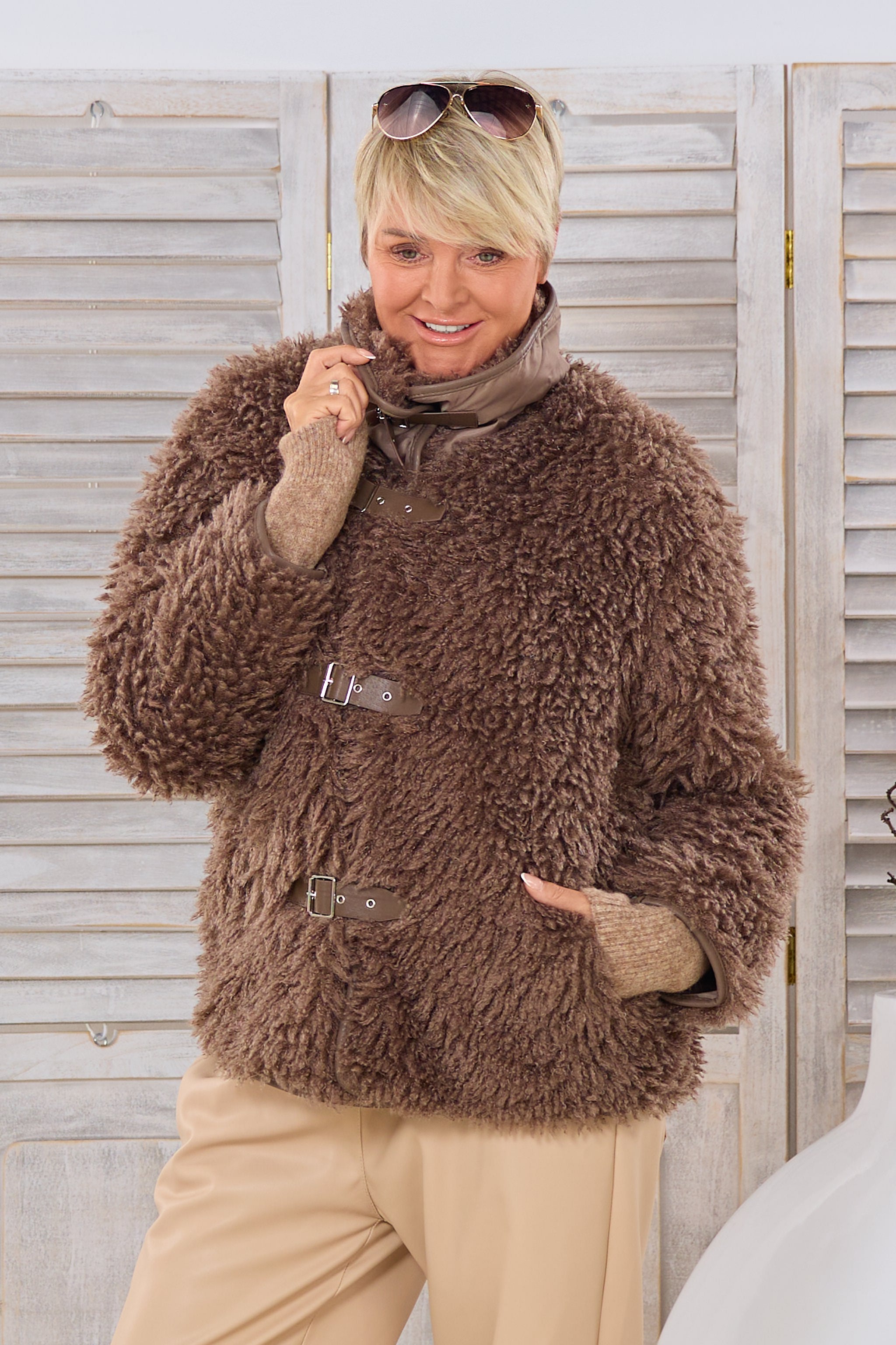 Felljacke mit Schnallen, braun