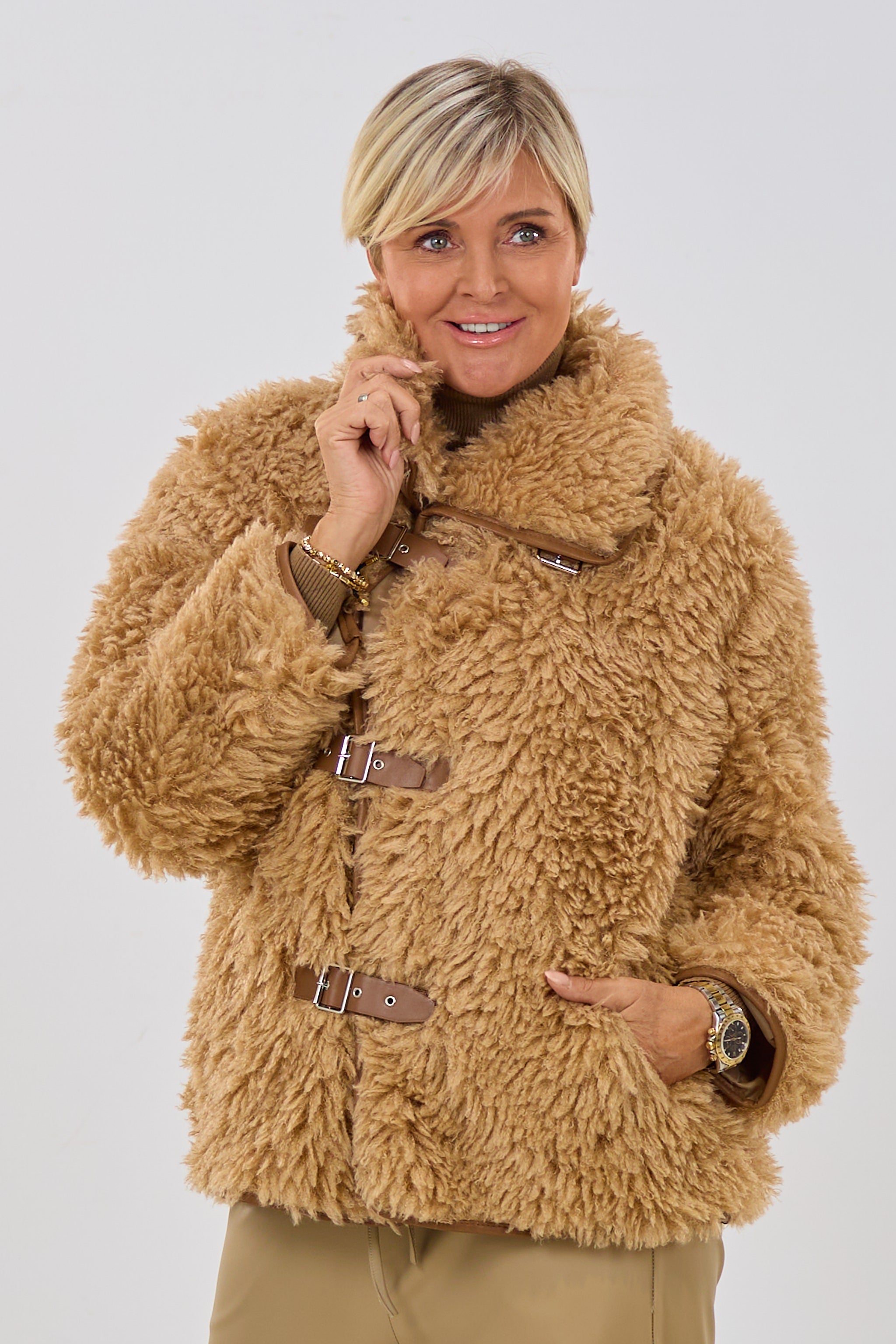 Felljacke mit Schnallen, camel
