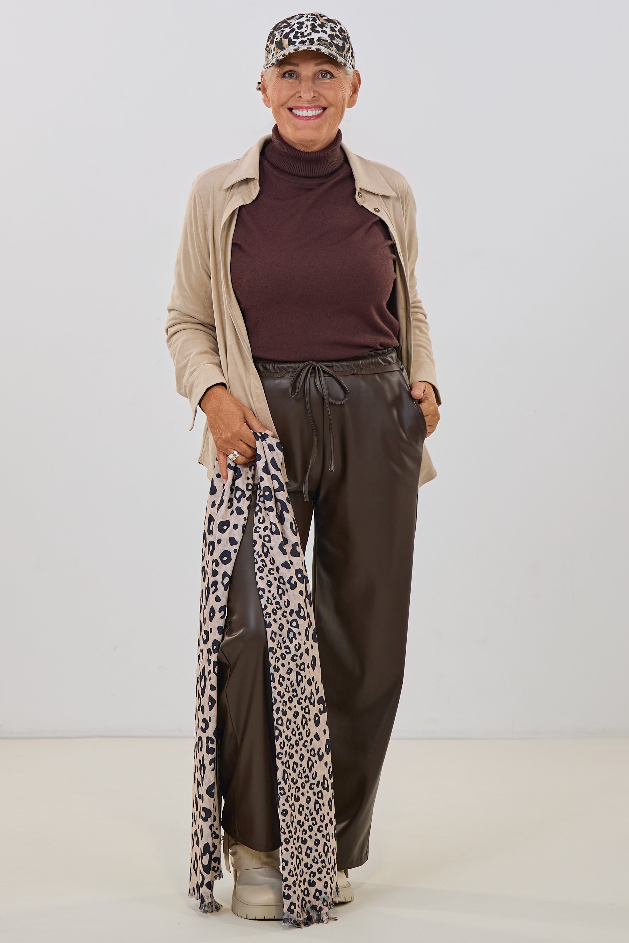 Bluse in Veloursleder-Optik, beige