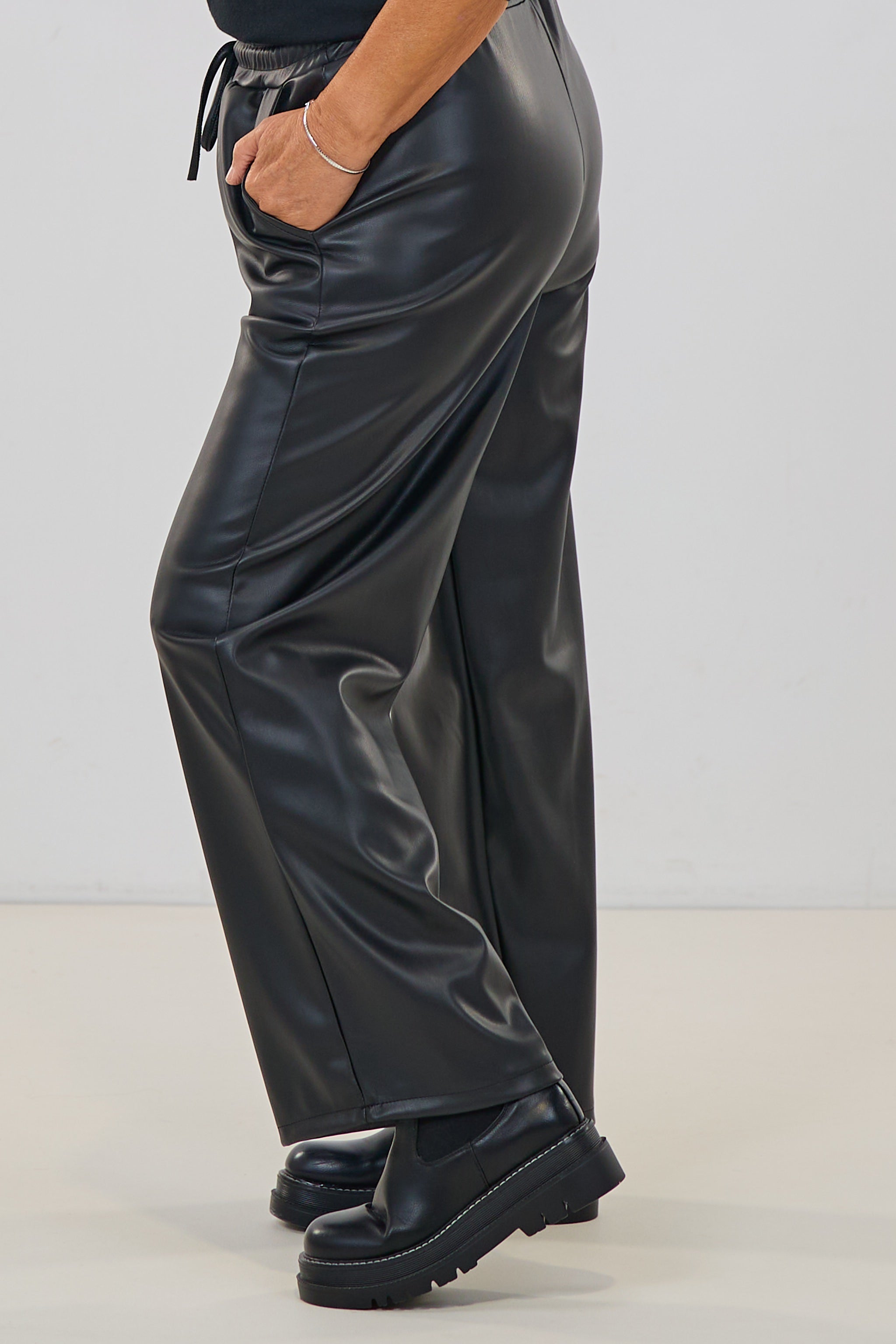 Kunstleder Hose, schwarz