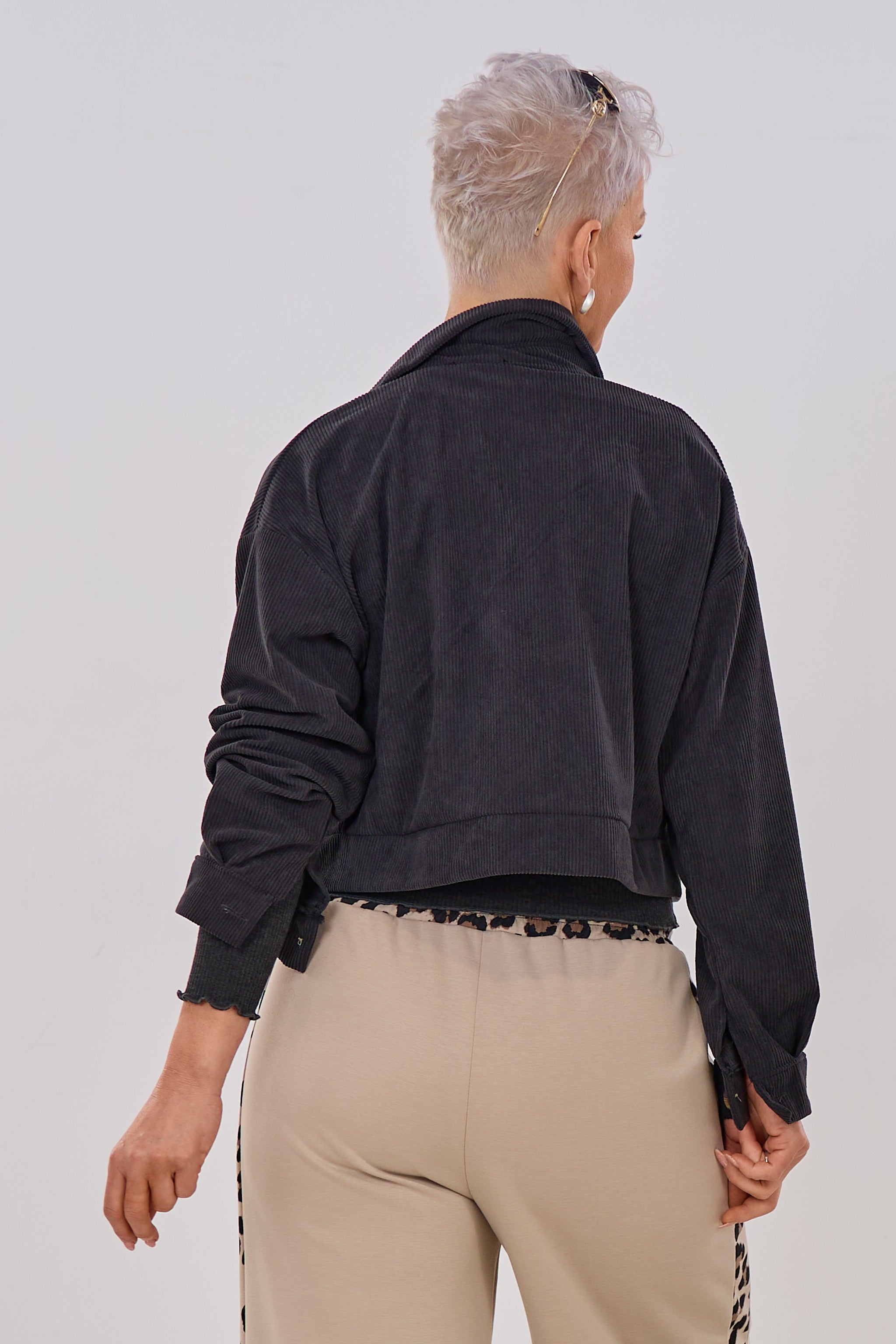 kurze Cord-Hemdjacke, anthrazit