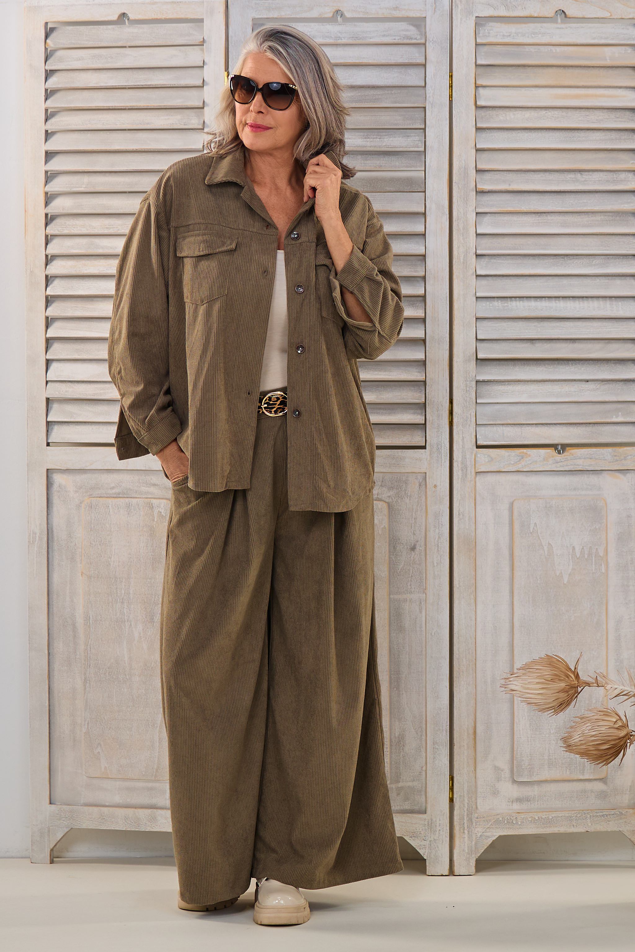 Lange Cord-Hemdjacke, schlamm