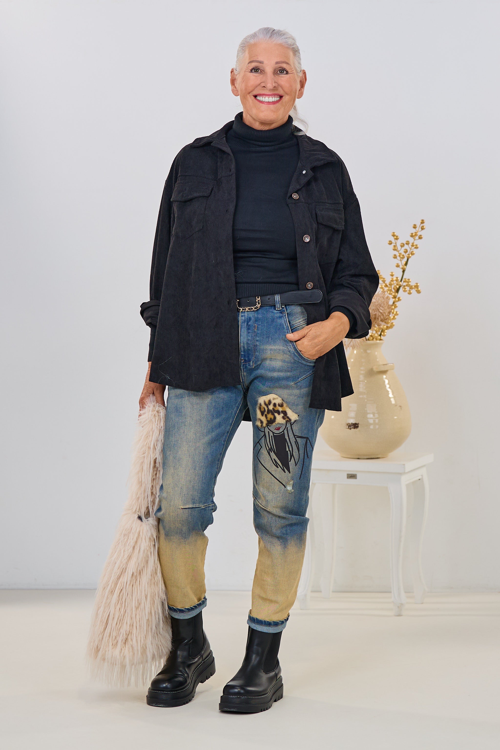 Lange Cord-Hemdjacke, schwarz
