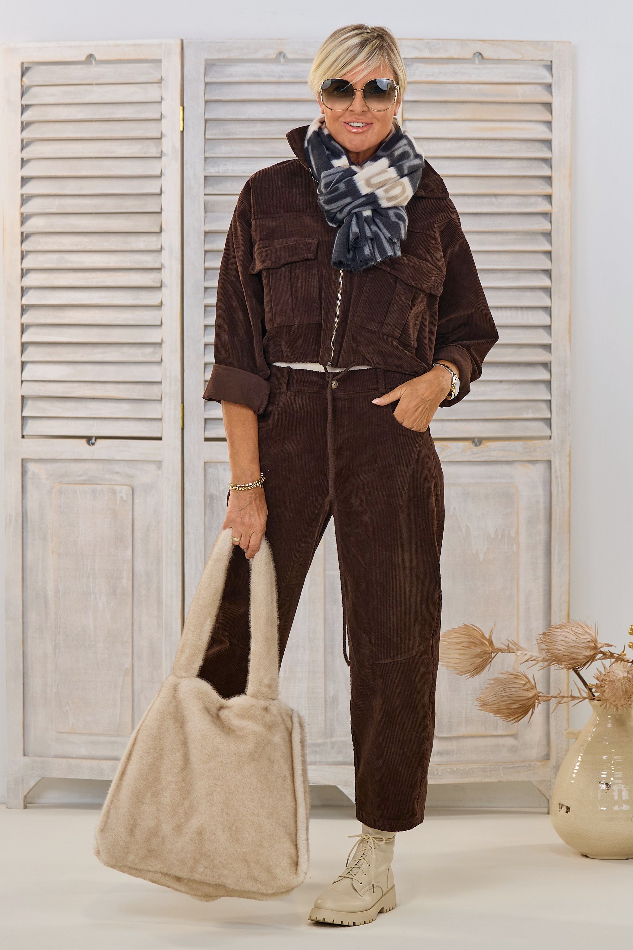kurze Cordjacke, braun