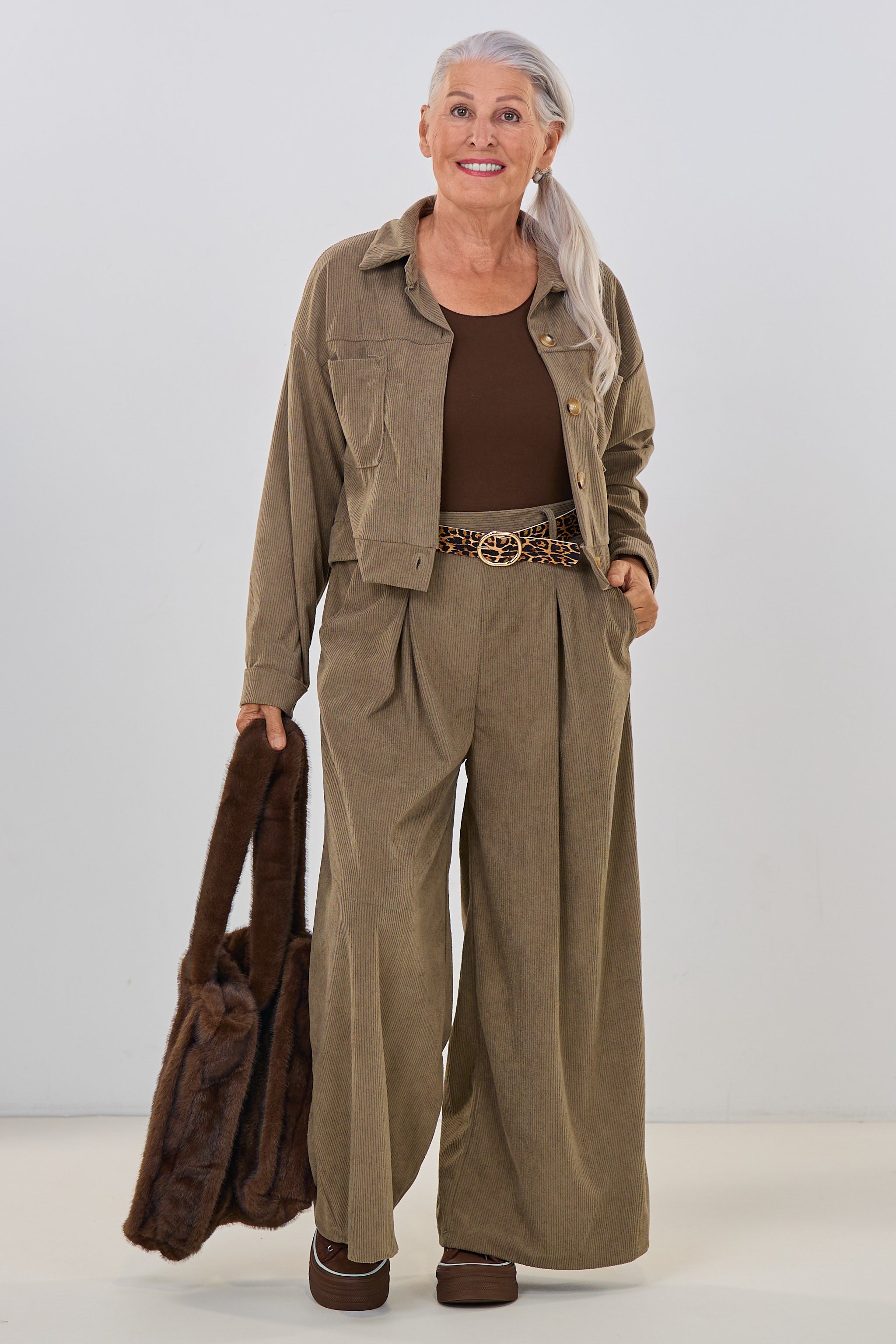 Cordhose super weiten Beinen, schlamm