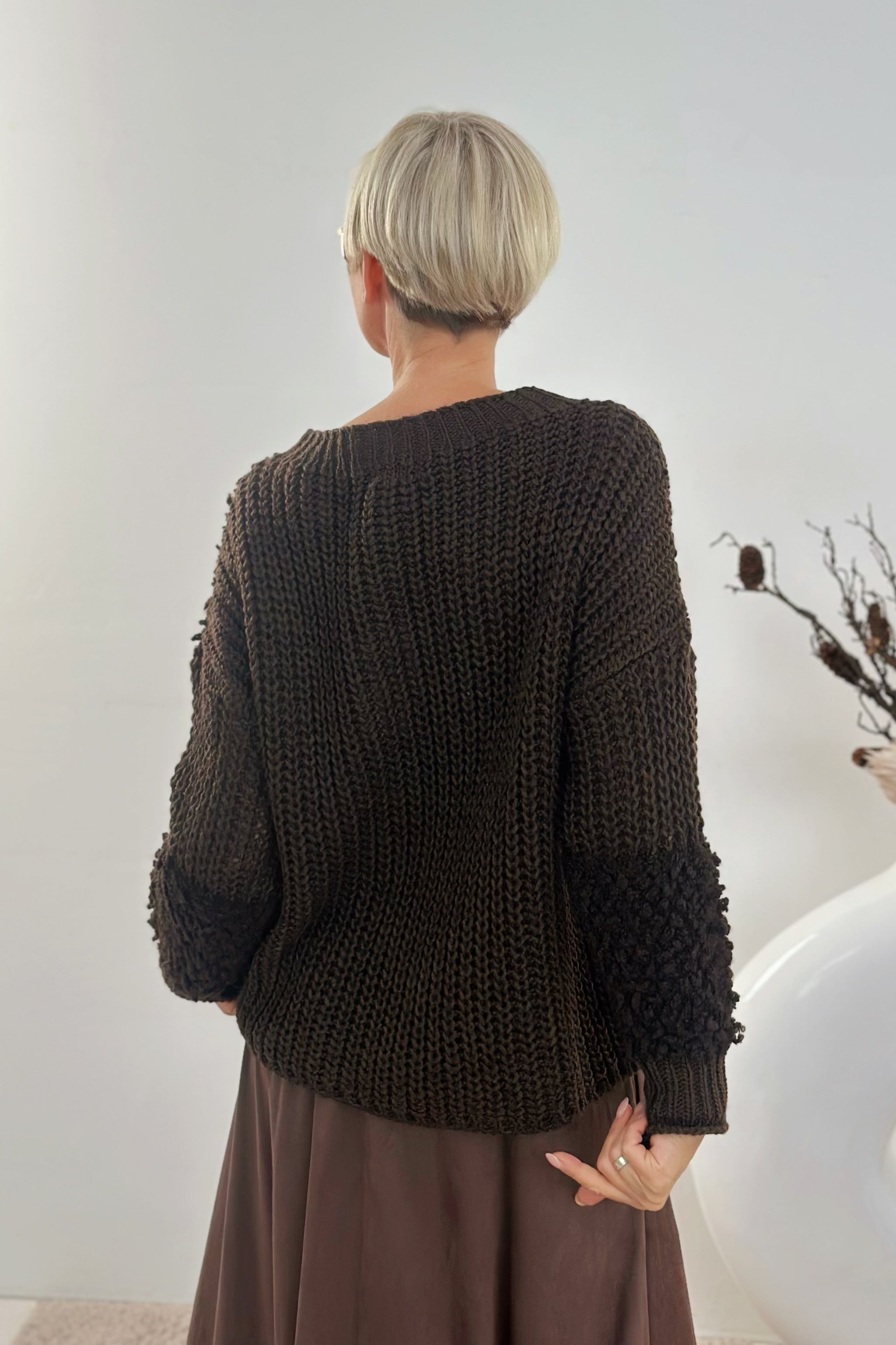 Strickpulli mit Bouclé und Patentmuster, braun