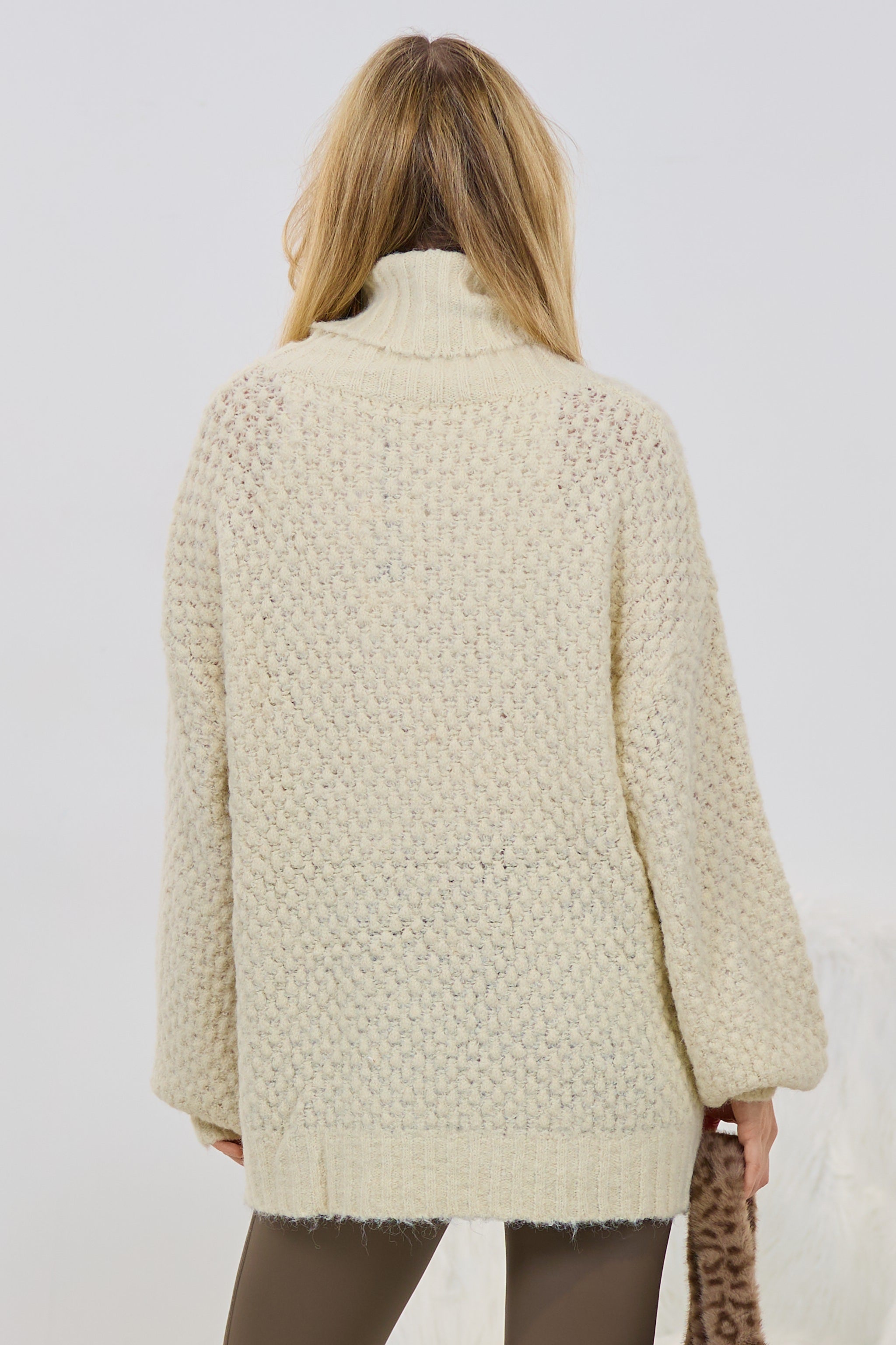 Longpullover mit Rollkragen, creme