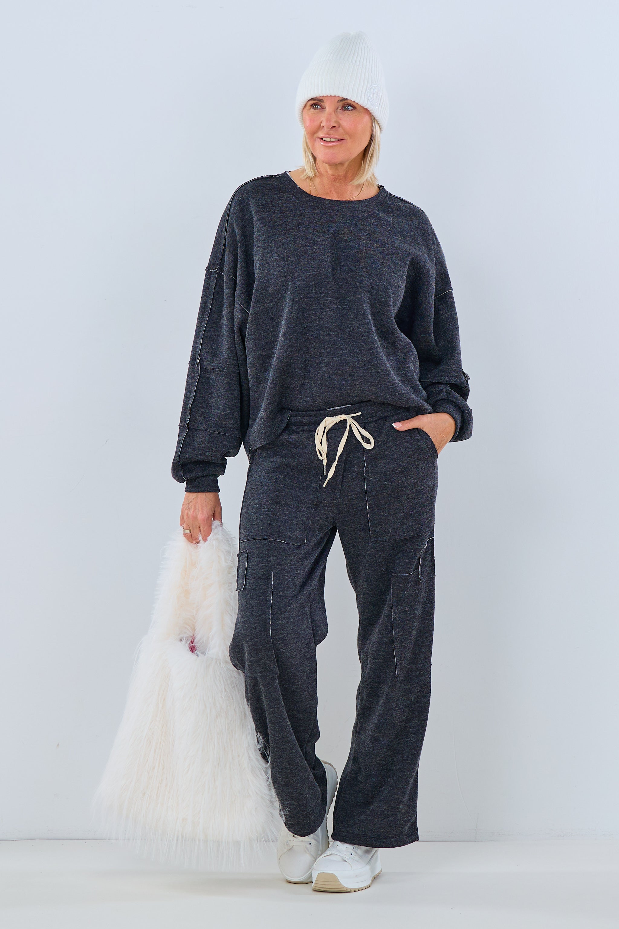 Hose mit aufgesetzten Taschen, anthrazit von Trends & Lifestyle