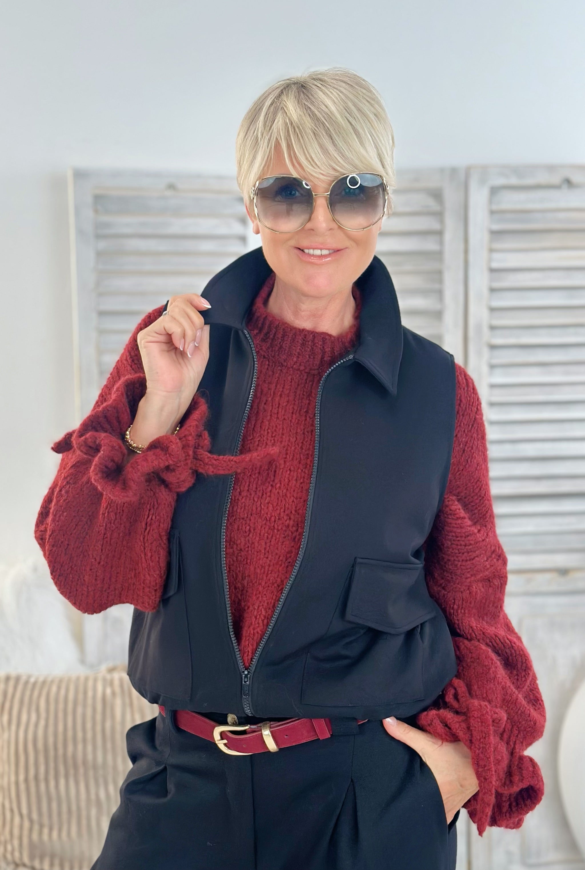 Weste mit aufgesetzten Taschen, schwarz