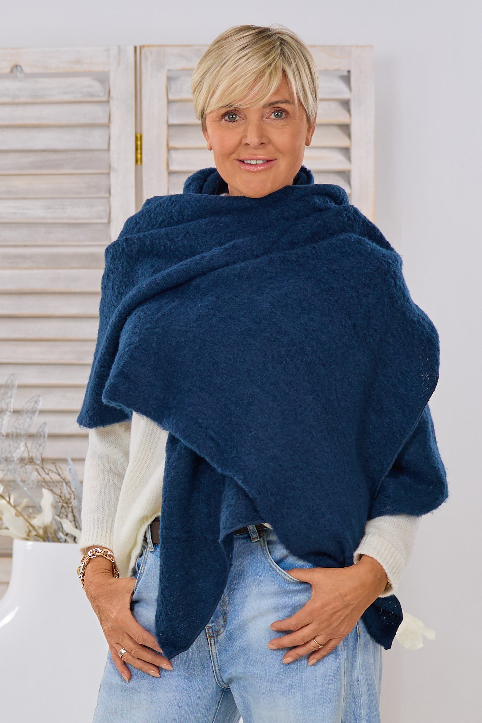 kuscheliger Schal, dunkelblau