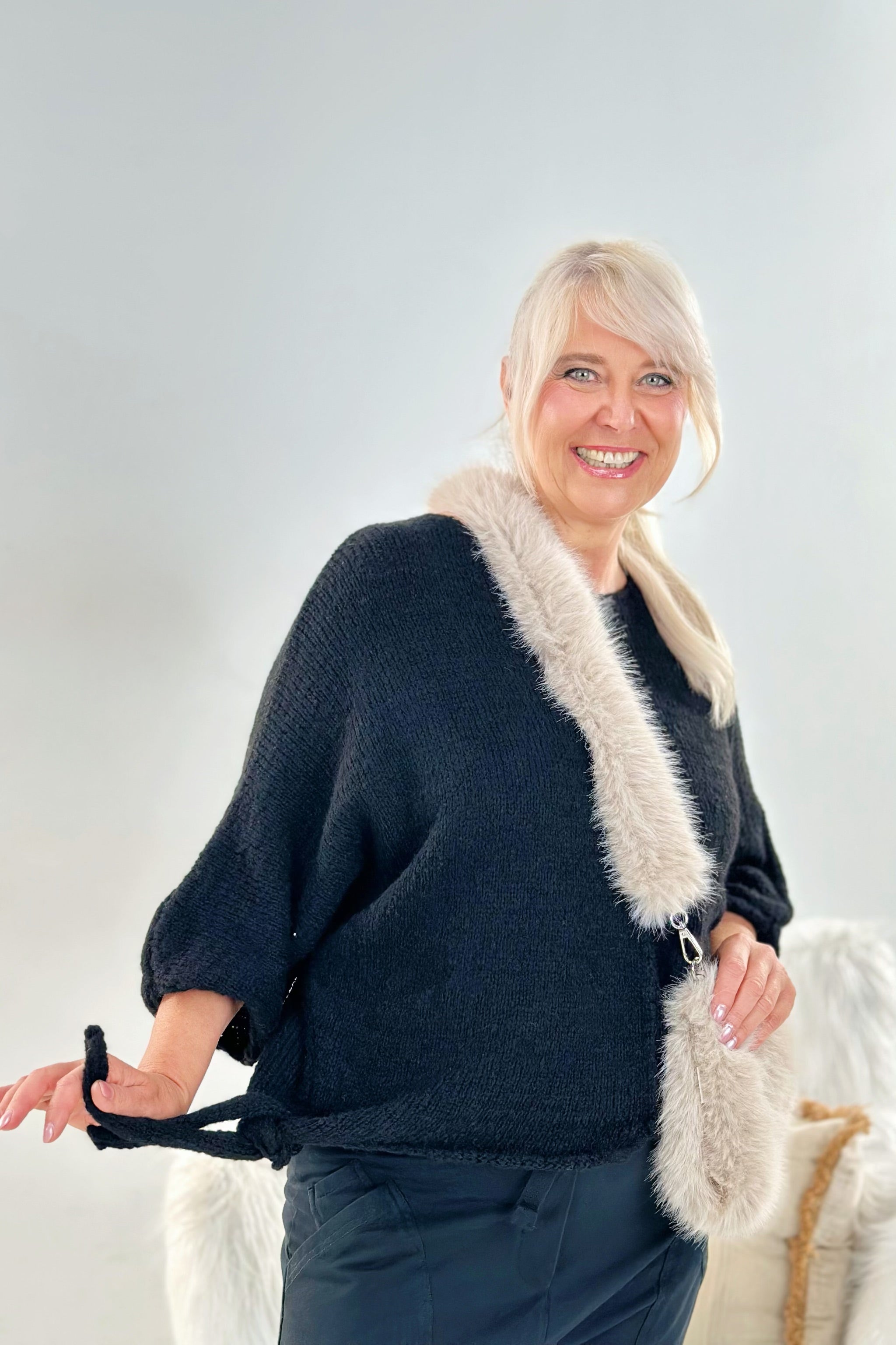 Asymmetrischer Strickpulli, schwarz