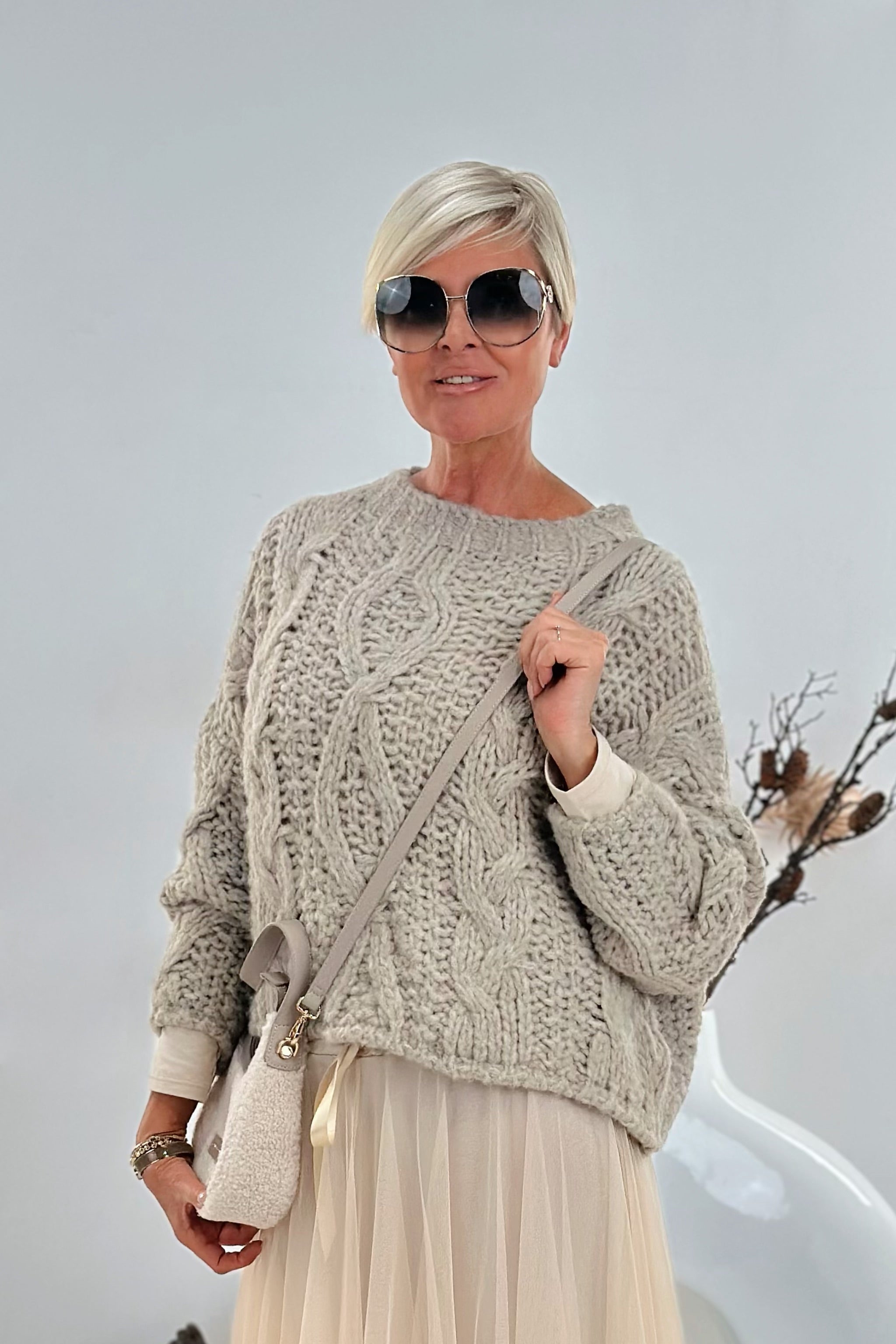 Strickpulli mit großem Zopfmuster, dunkelbeige