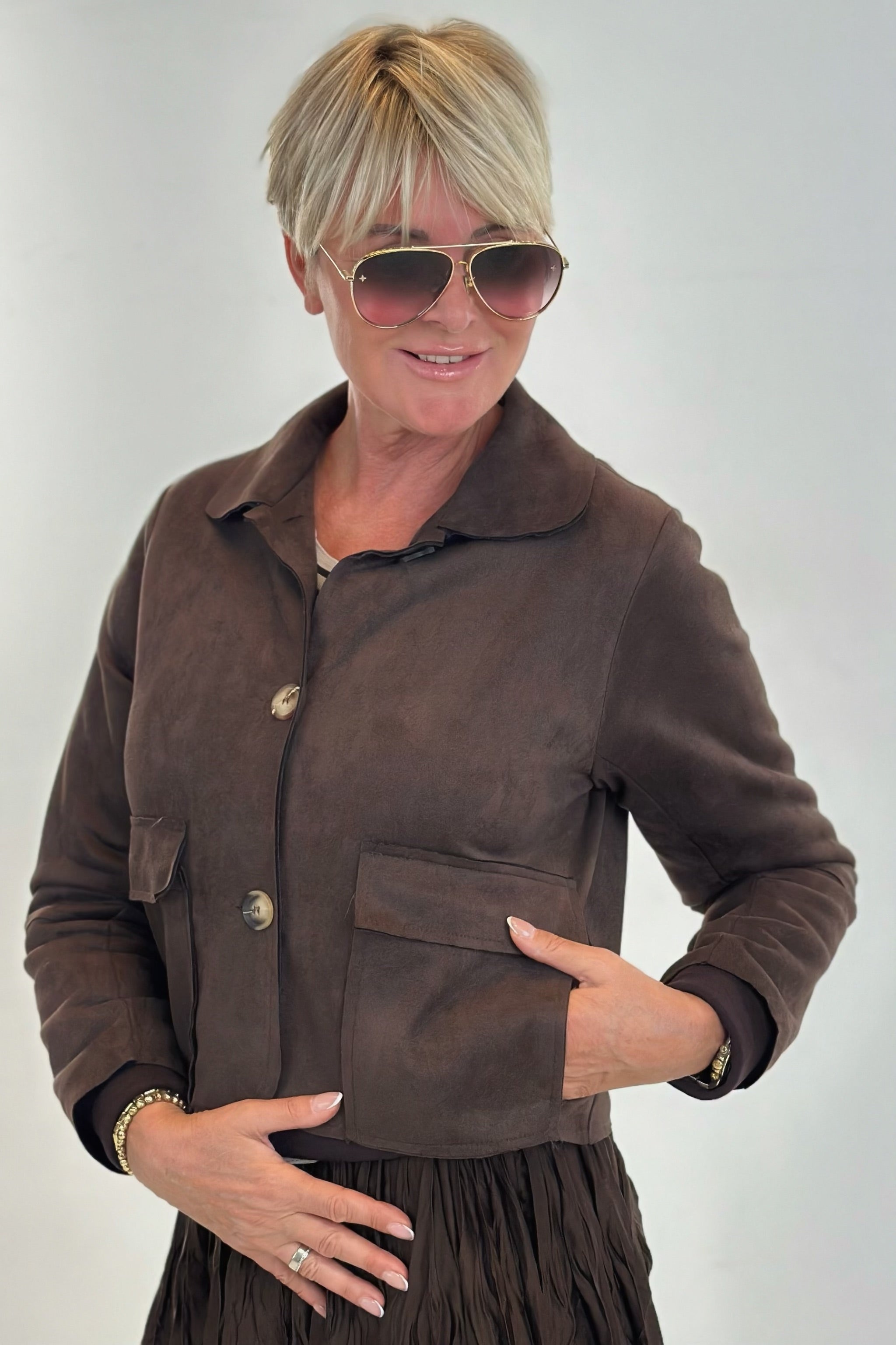 kurze Hemdjacke in Velours-Optik, braun