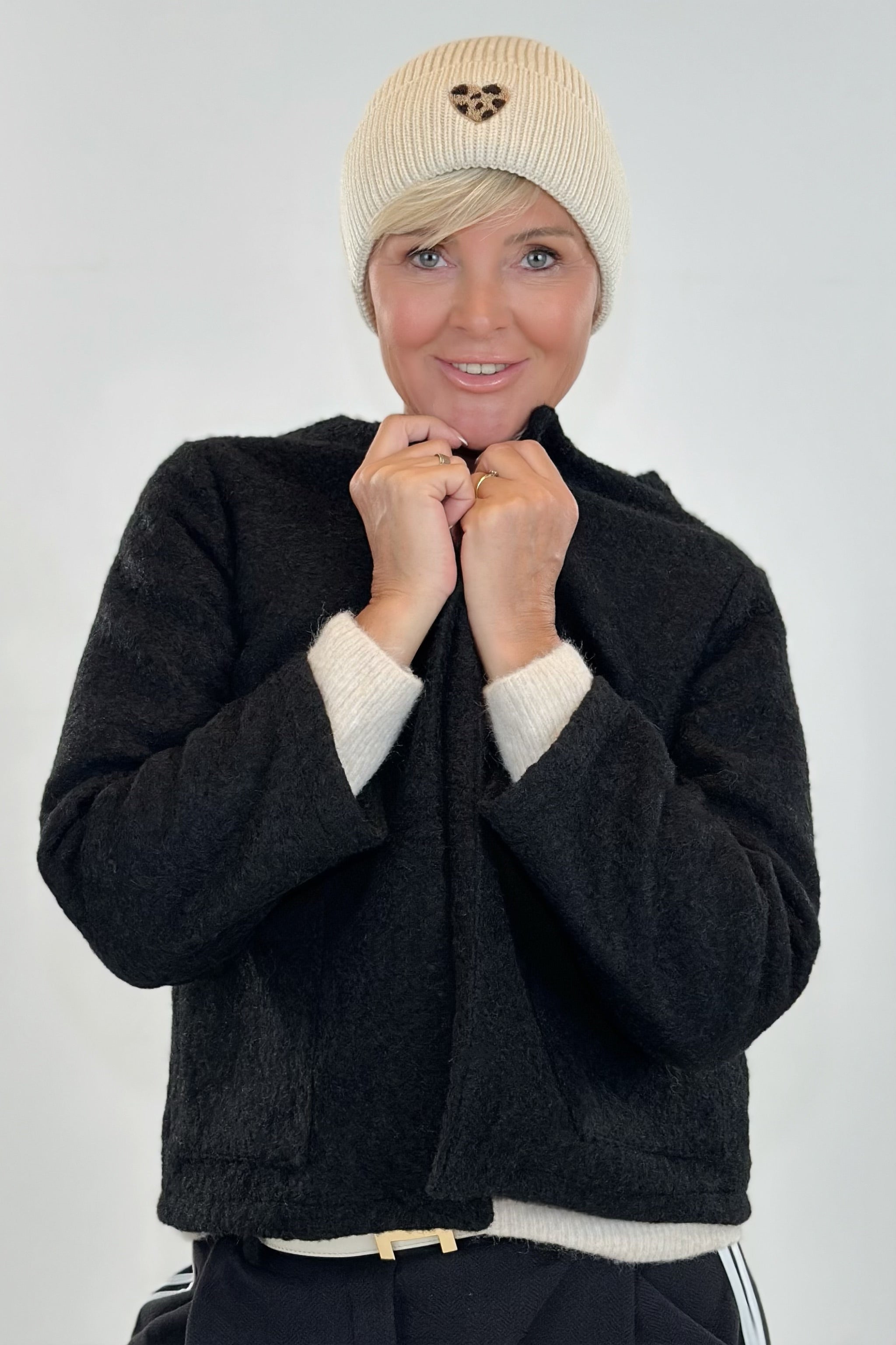 kurze, wollige Jacke, schwarz