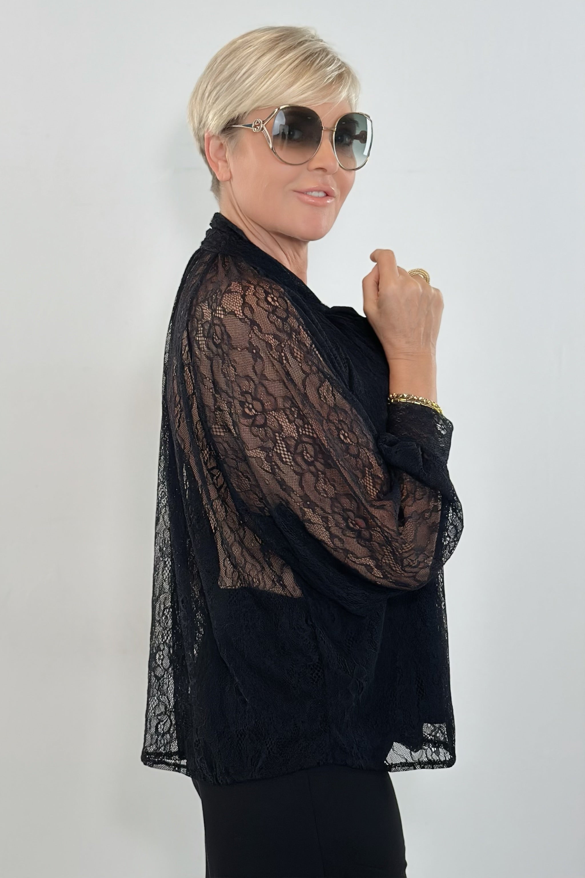 Spitzenbluse mit Schleife, schwarz
