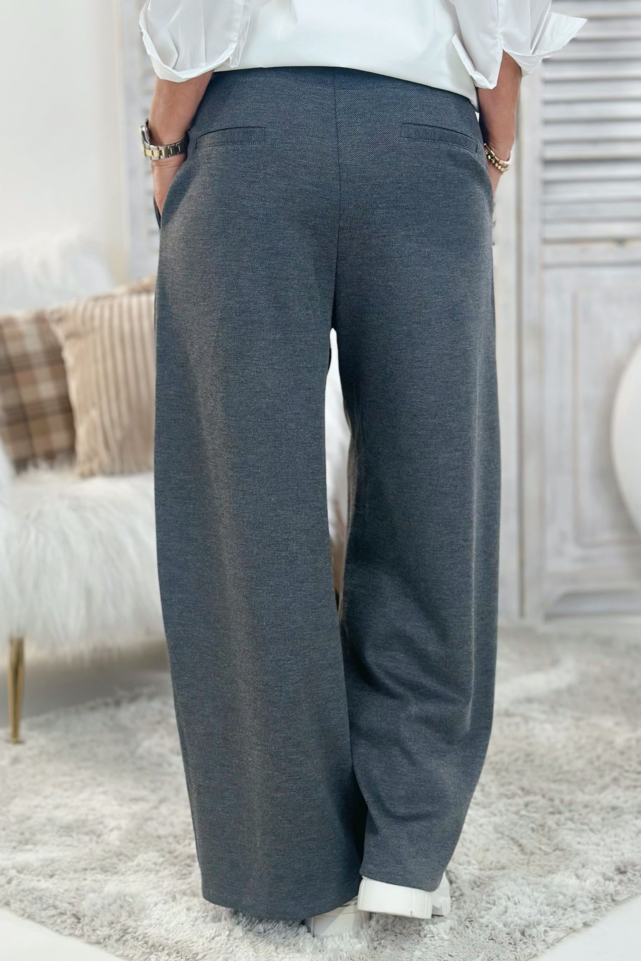 Herbstliche Hose mit Kellerfalten, grau-meliert