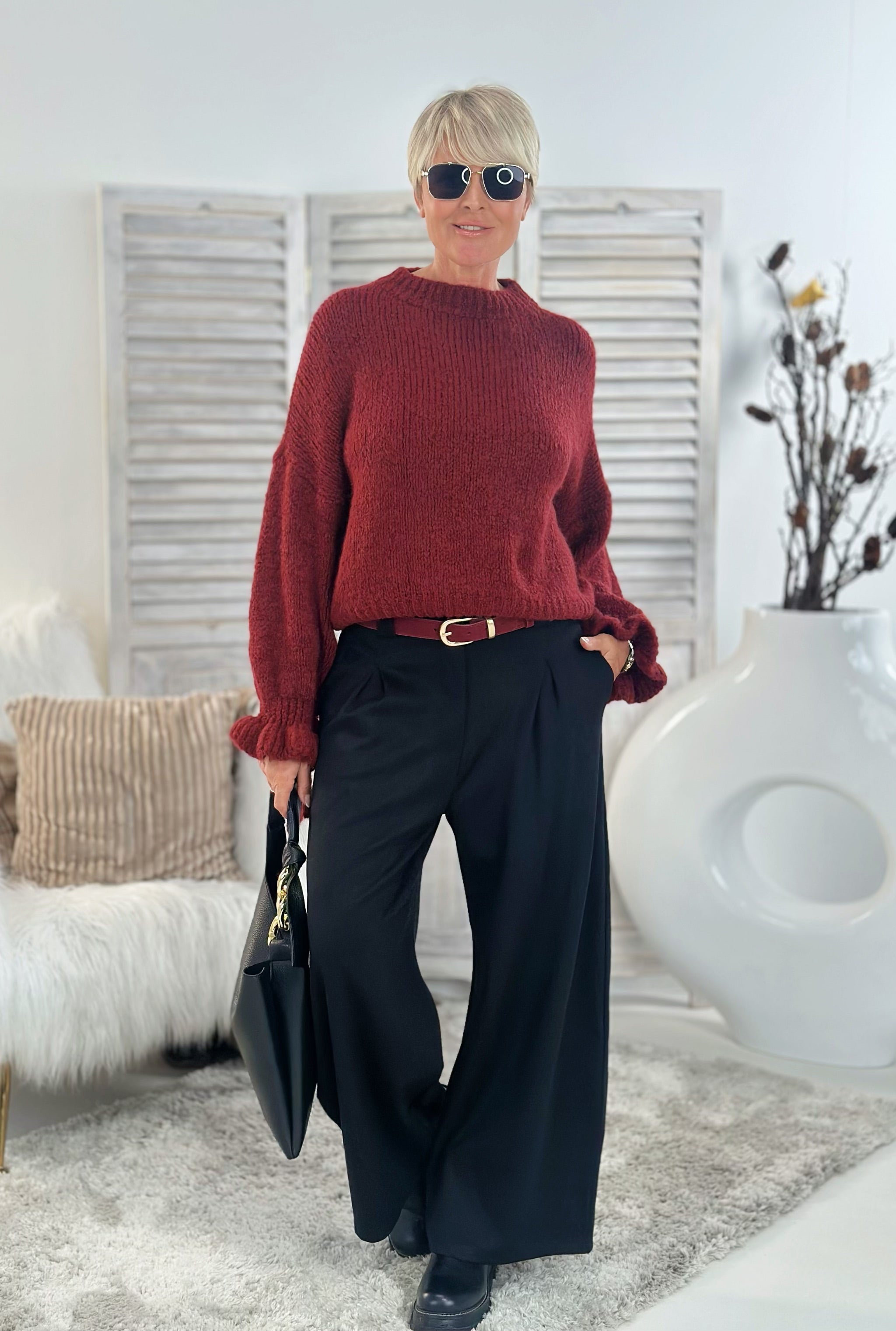 Herbstliche Hose mit Kellerfalten, schwarz