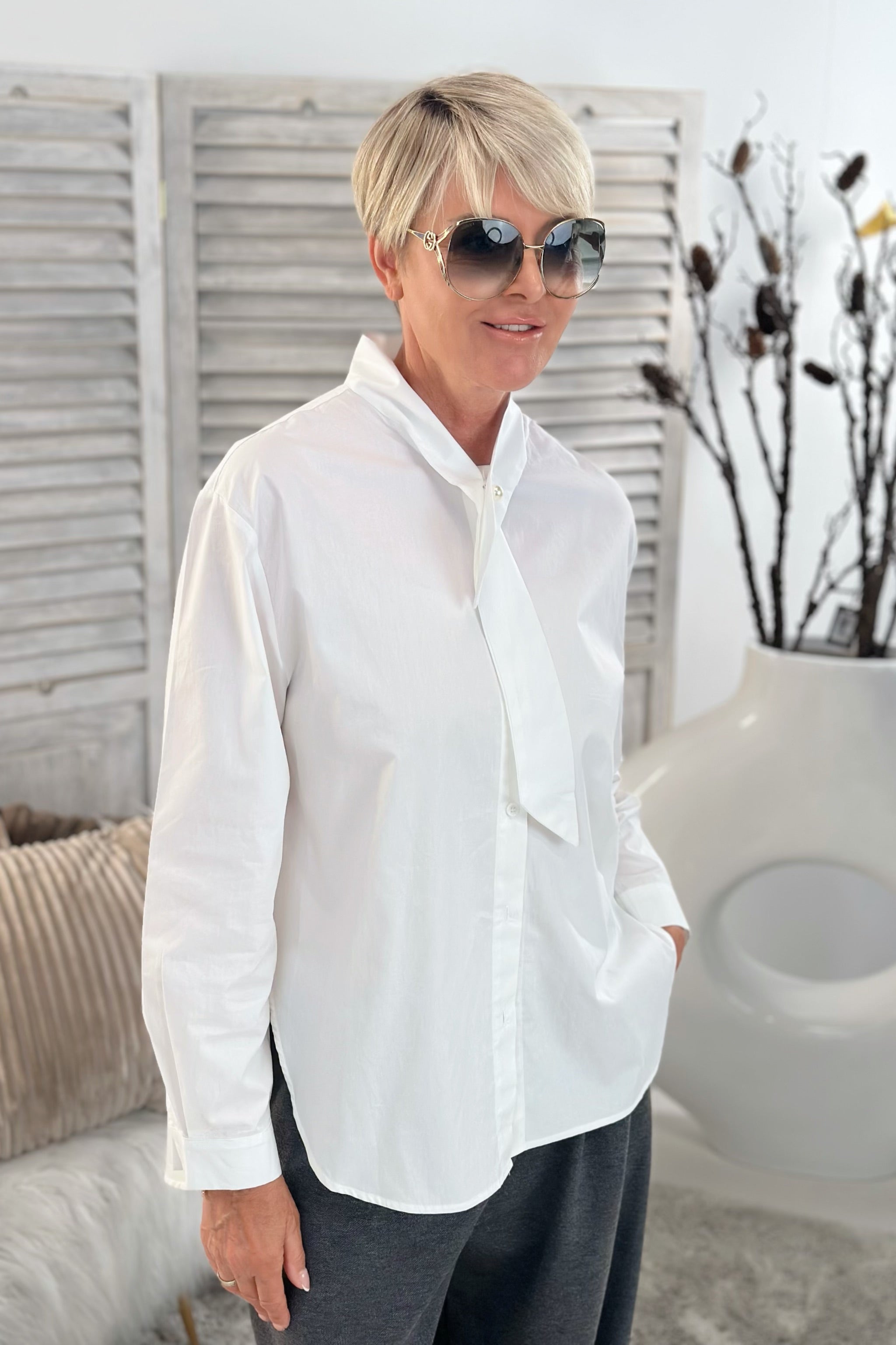 Bluse mit Schleifenband, weiß