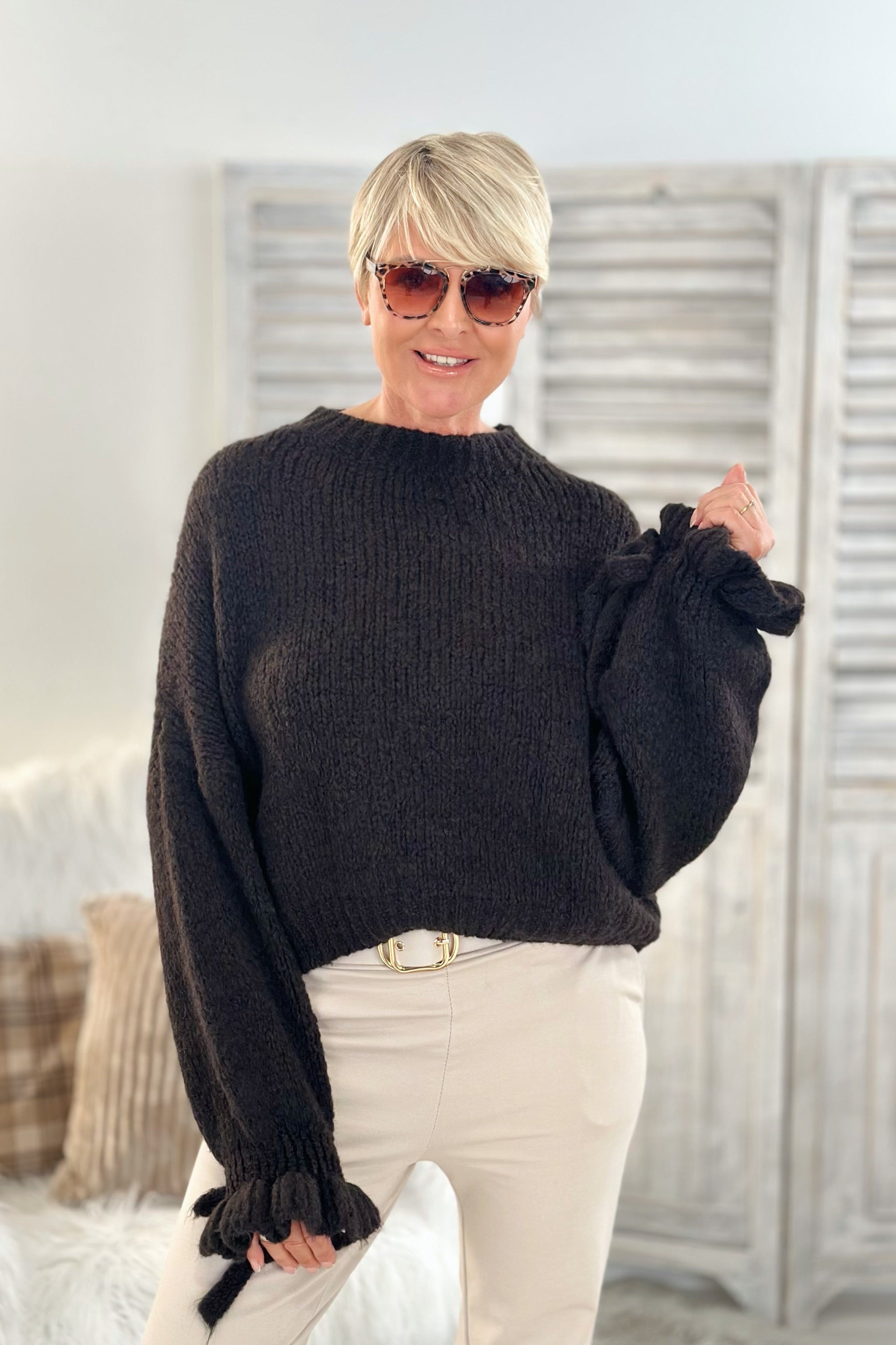 Strickpulli mit langen Rüschenärmeln, braun