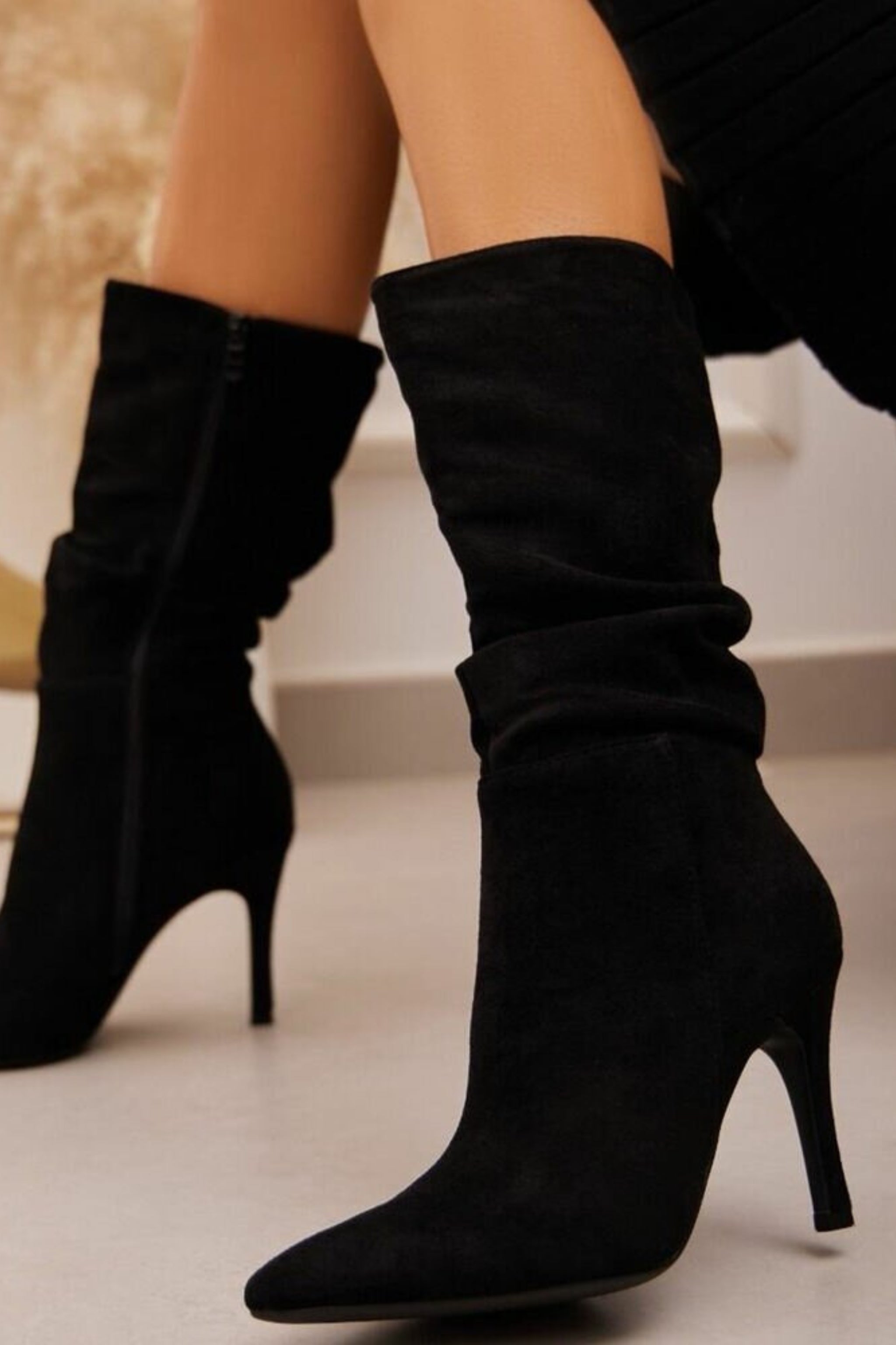 High-Heel Stiefel in Wildlederoptik, schwarz