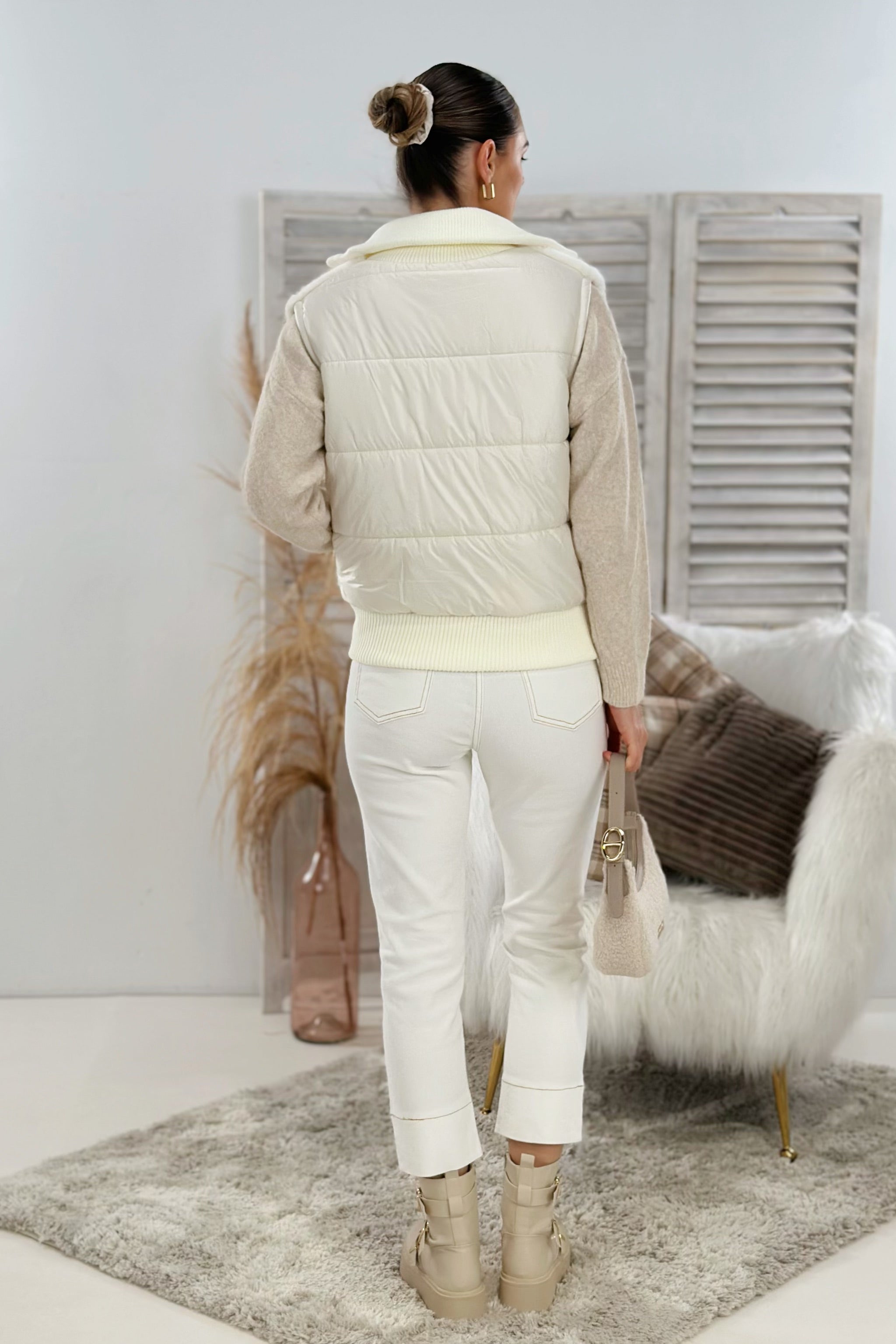 Cozy fur vest with wide collar, ecru