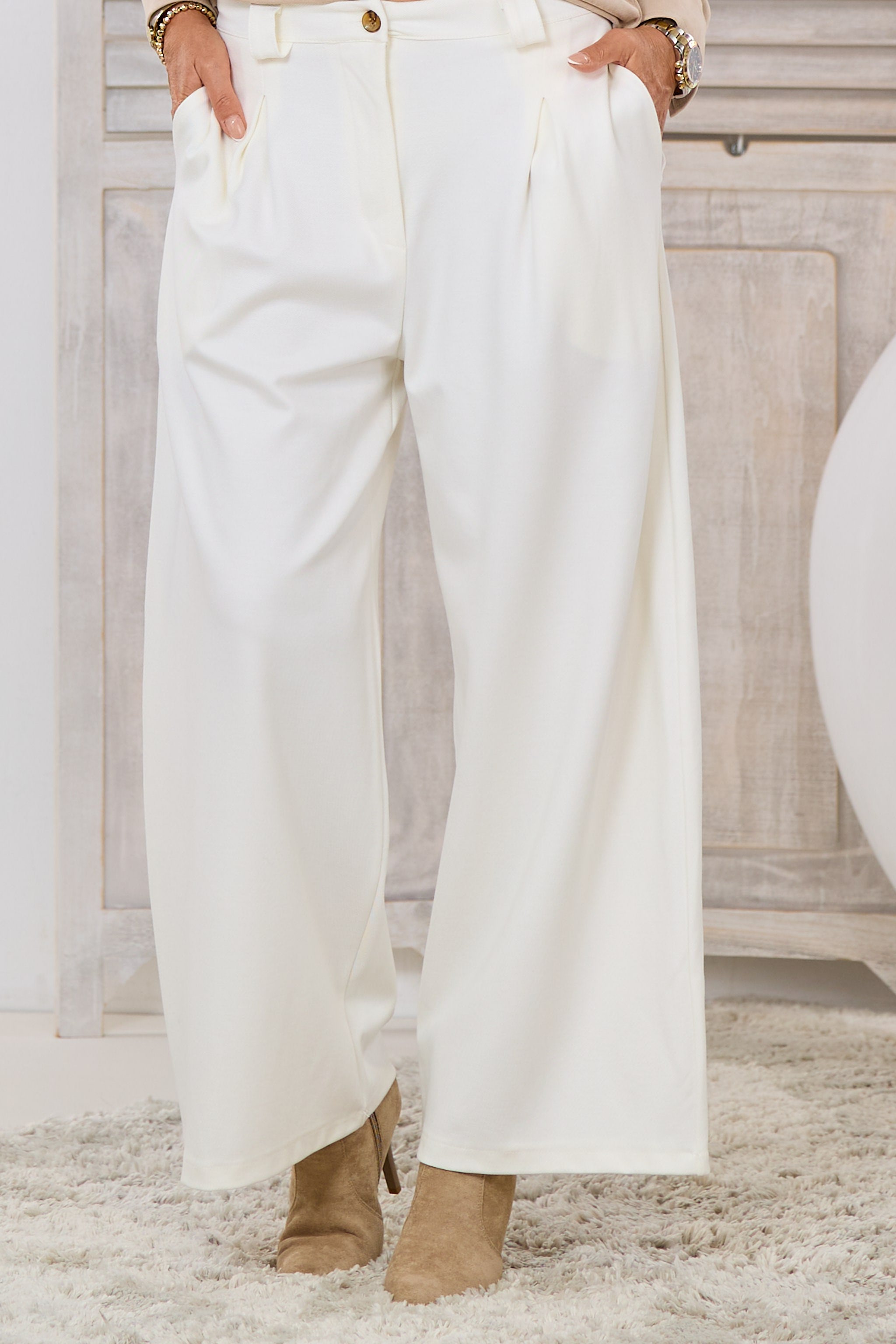 Herbstliche Hose mit Kellerfalten, ecru