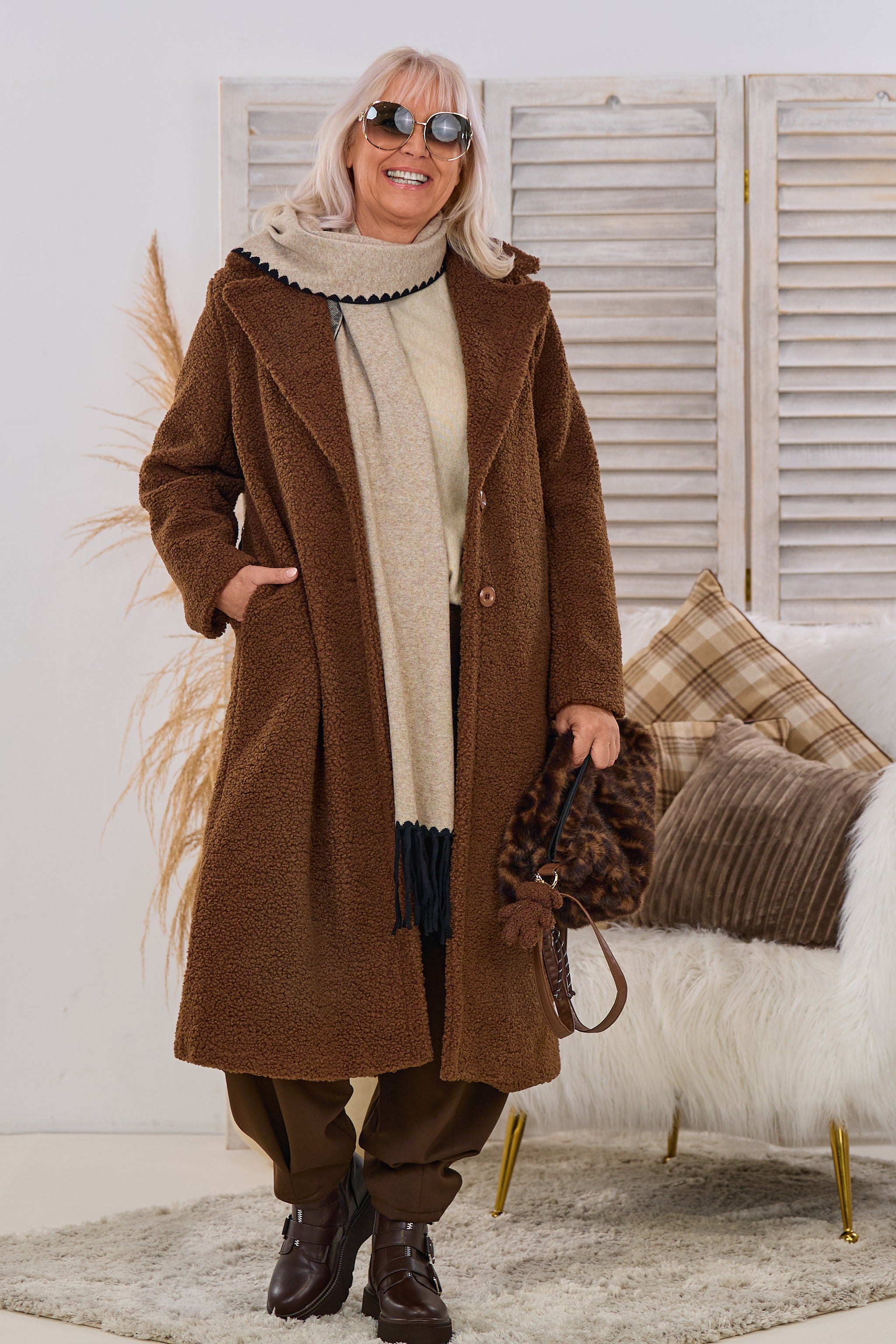 Pulli - quergestrickt mit Schal, beige