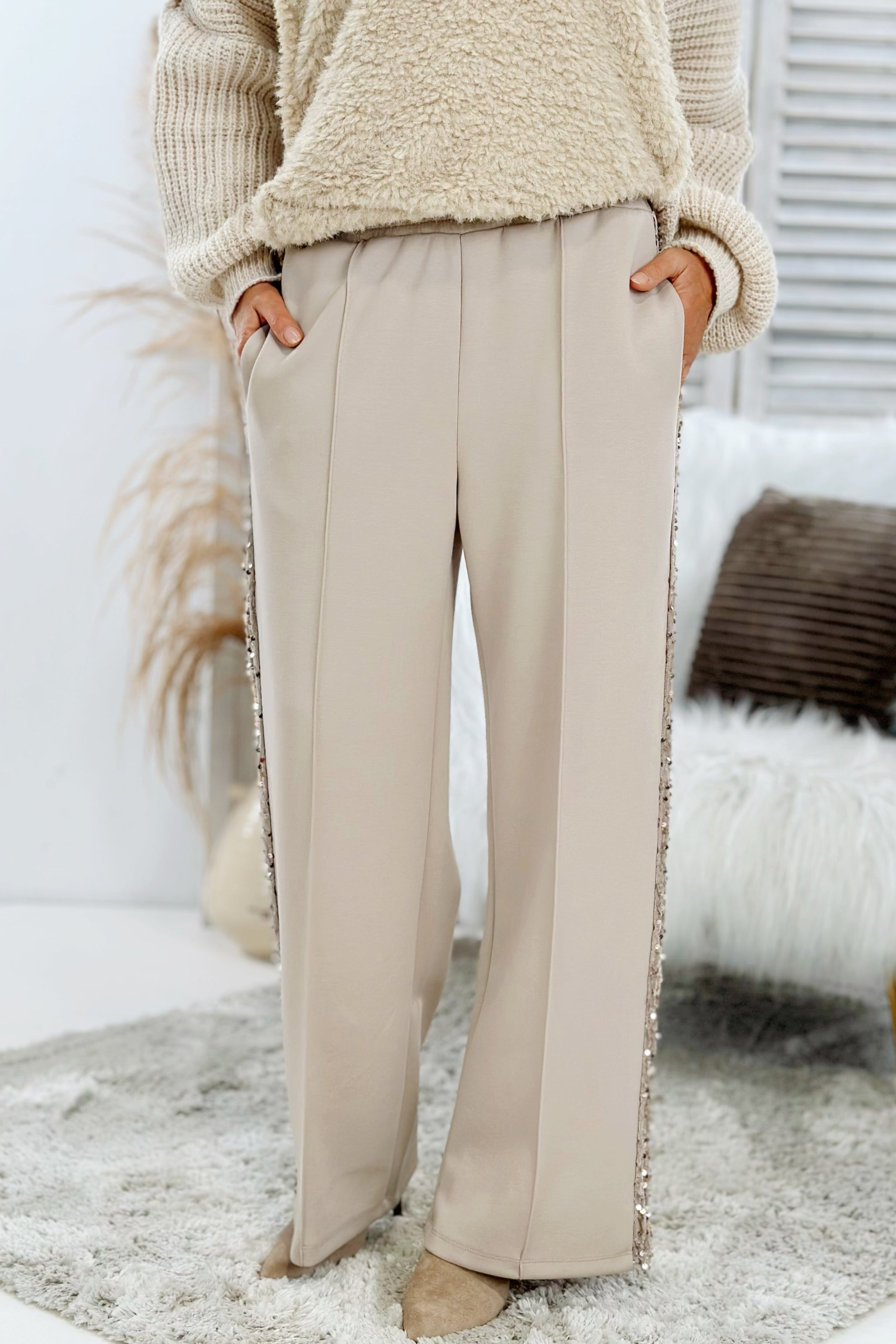 Cozy Hose mit seitlichen Glitzerstreifen, taupe