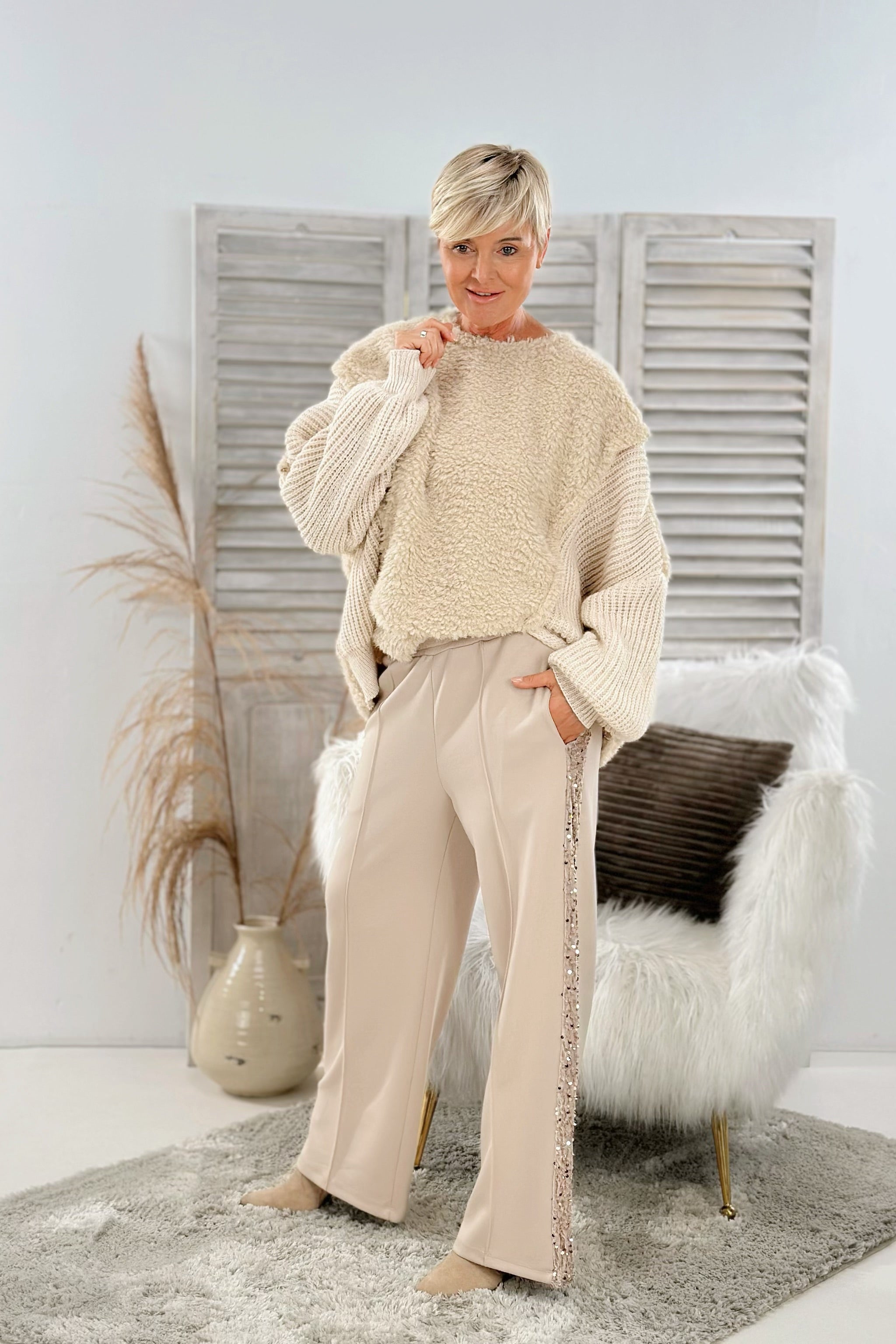 Cozy Hose mit seitlichen Glitzerstreifen, taupe