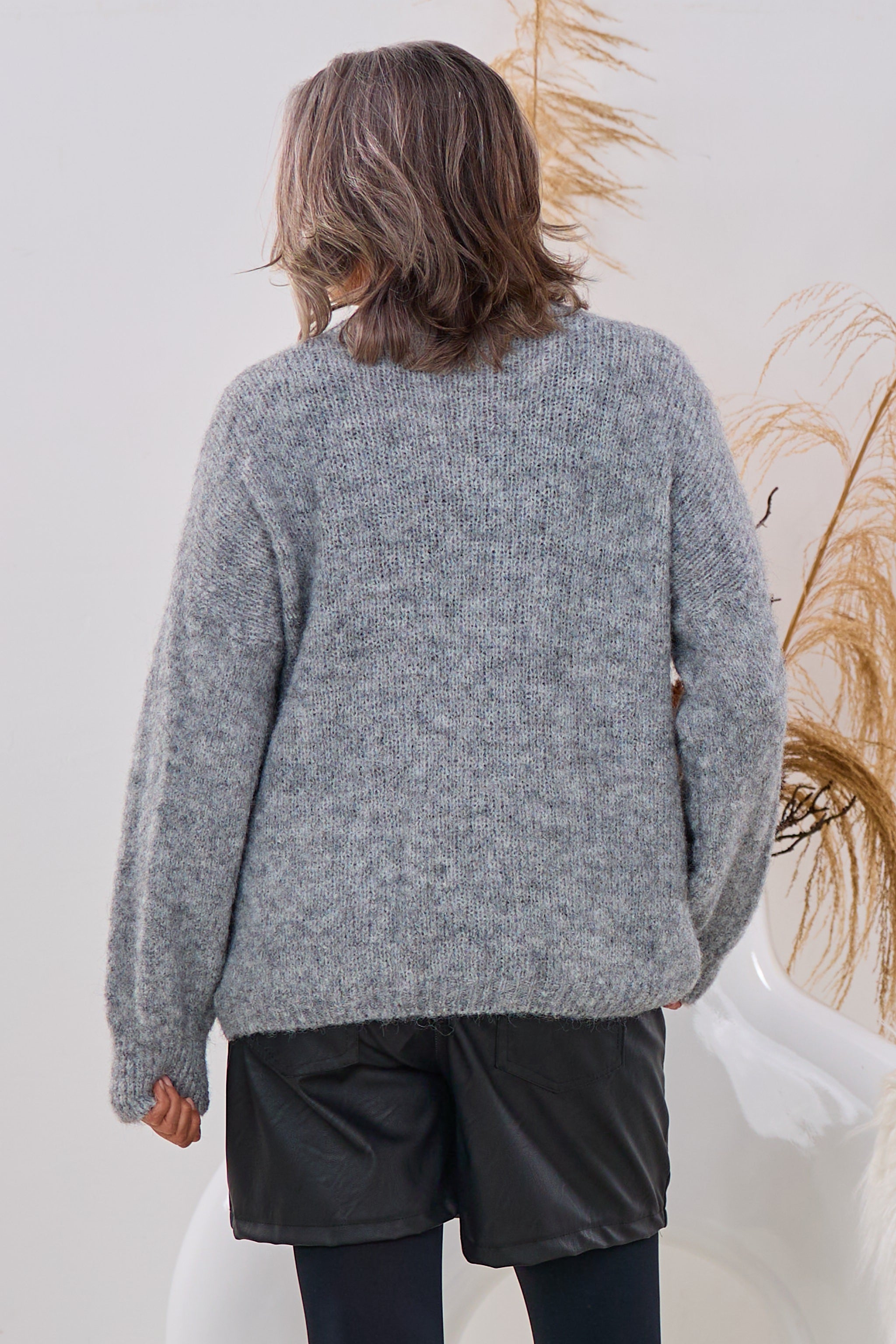 Cardigan mit Schleifen und Anstecknadel, grau