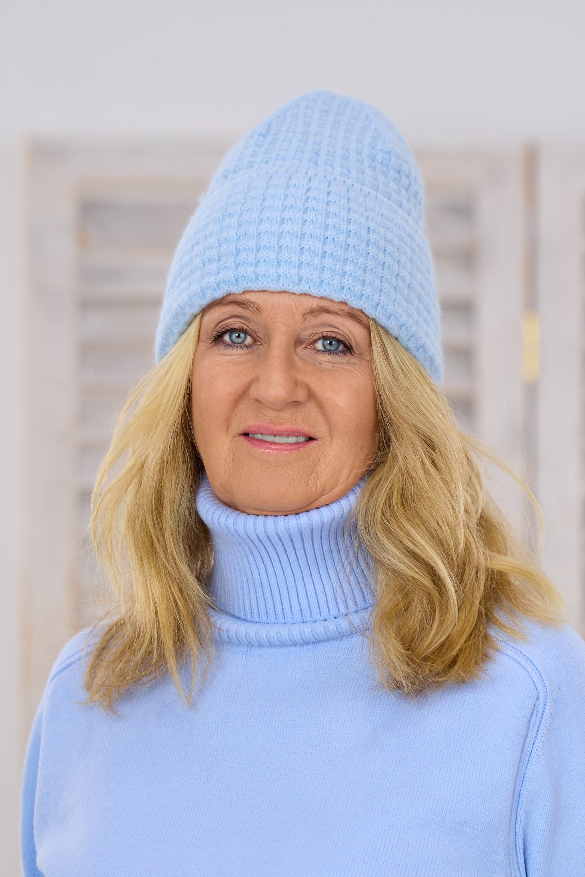 Strickmütze mit breitem Umschlag, hellblau