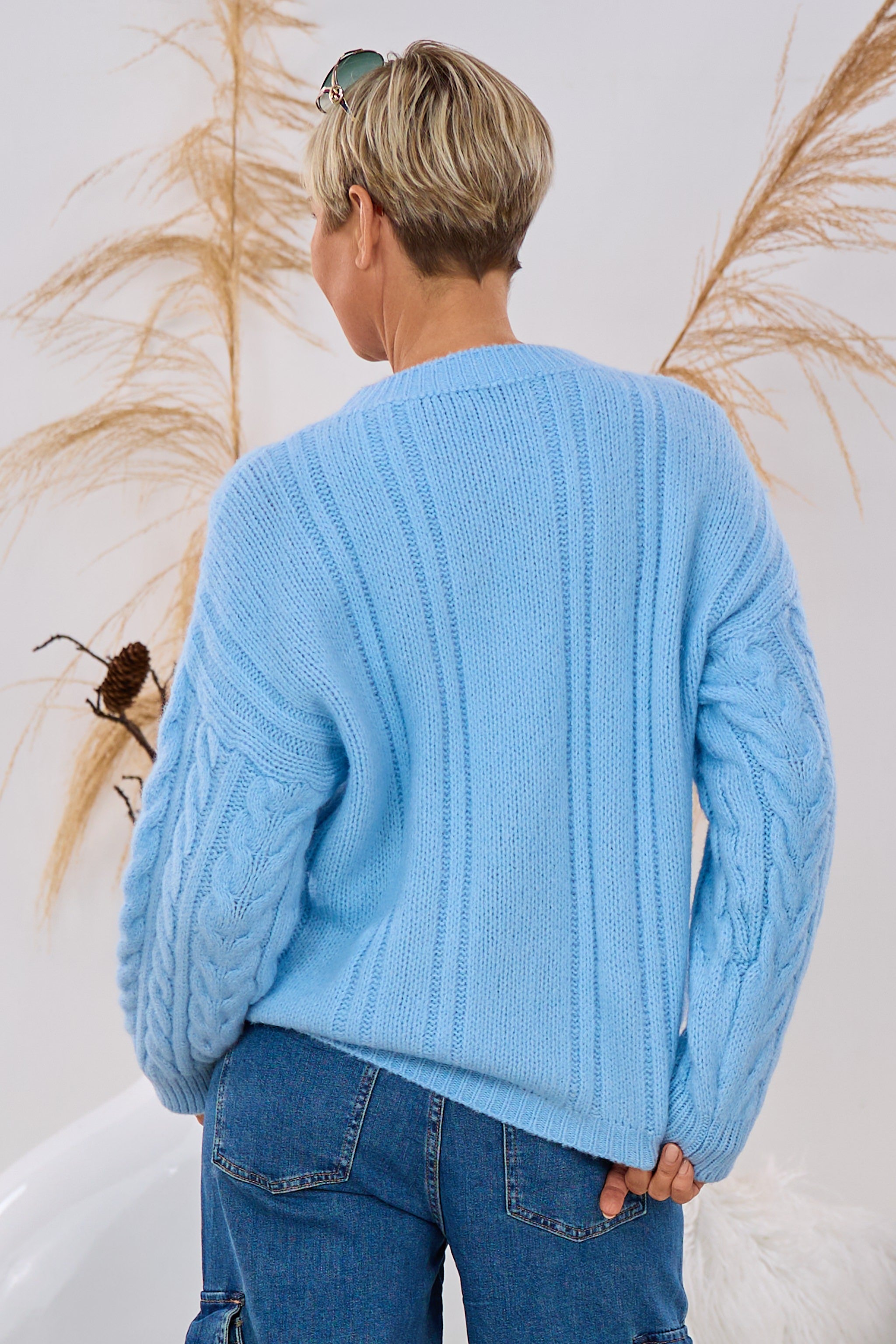Strickpulli mit Zopfmuster, hellblau