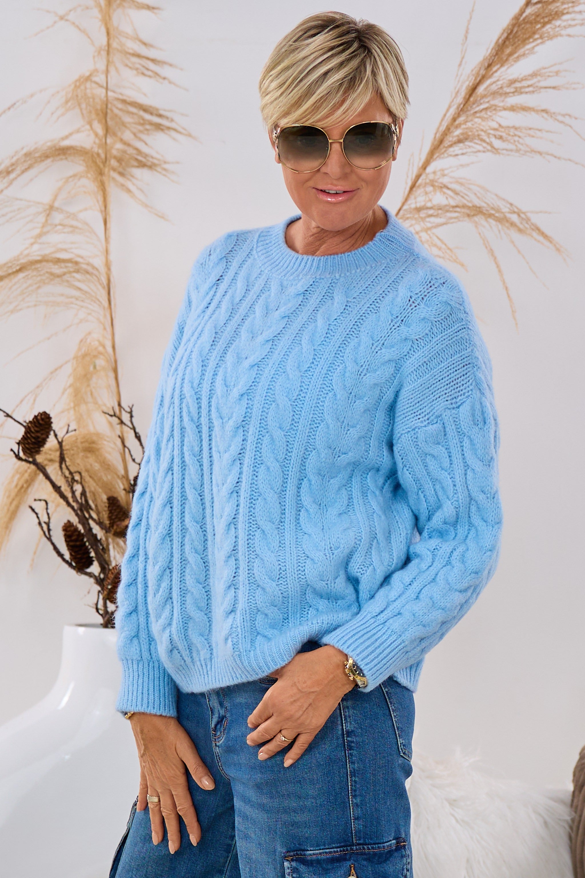 Strickpulli mit Zopfmuster, hellblau