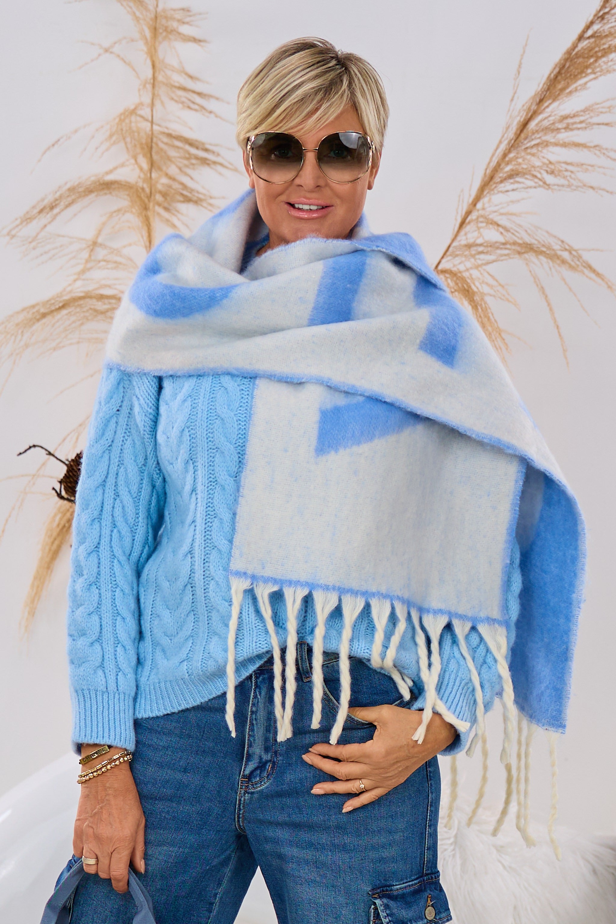 Fransenschal AMOUR, hellblau-ecru