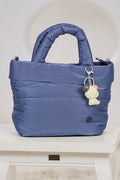 Henkeltasche mit Anhänger, taubenblau-glänzend