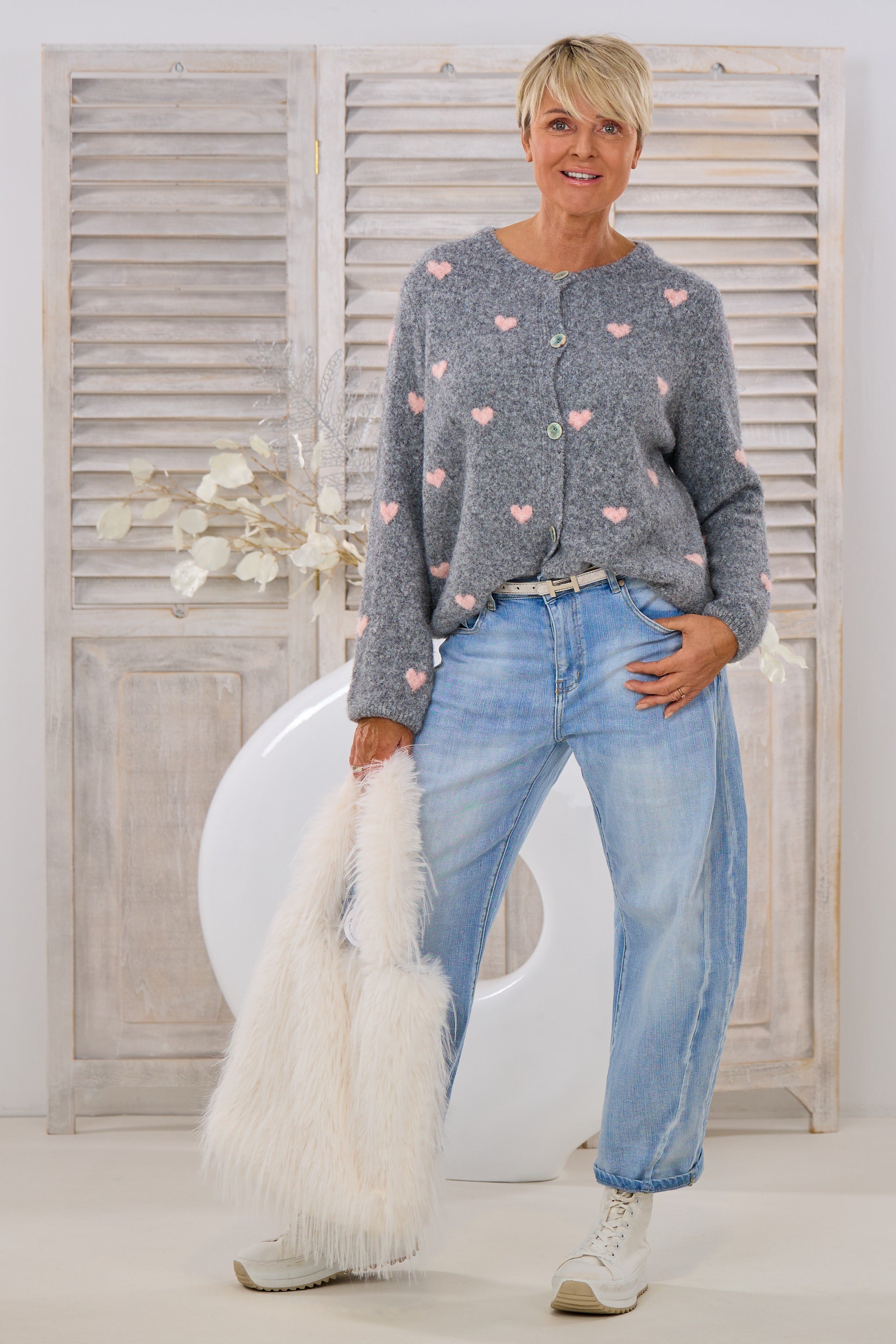 kuscheliger Cardigan mit Herzen, grau