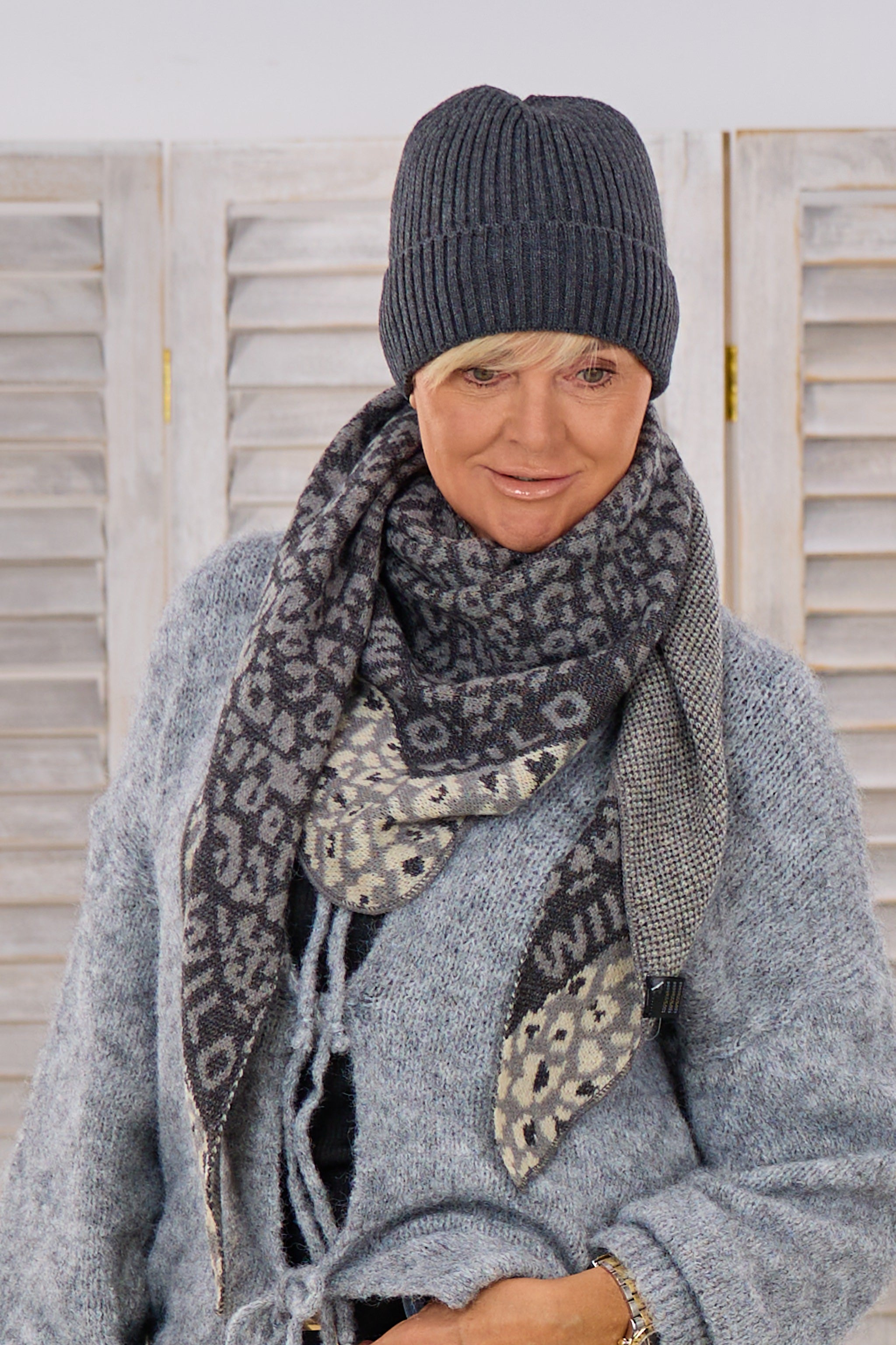 gefütterte Mütze mit breitem Umschlag, anthrazit