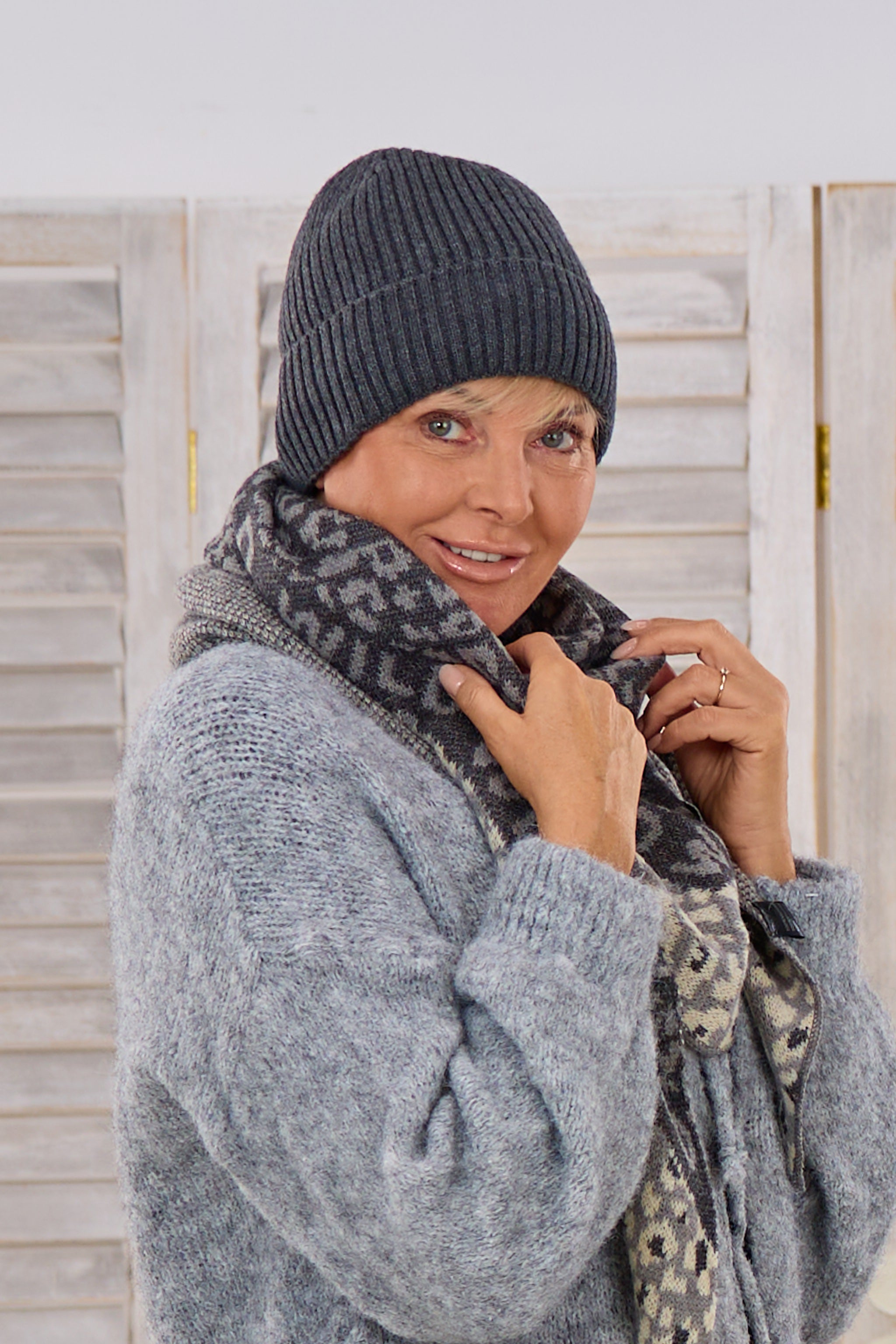 gefütterte Mütze mit breitem Umschlag, anthrazit