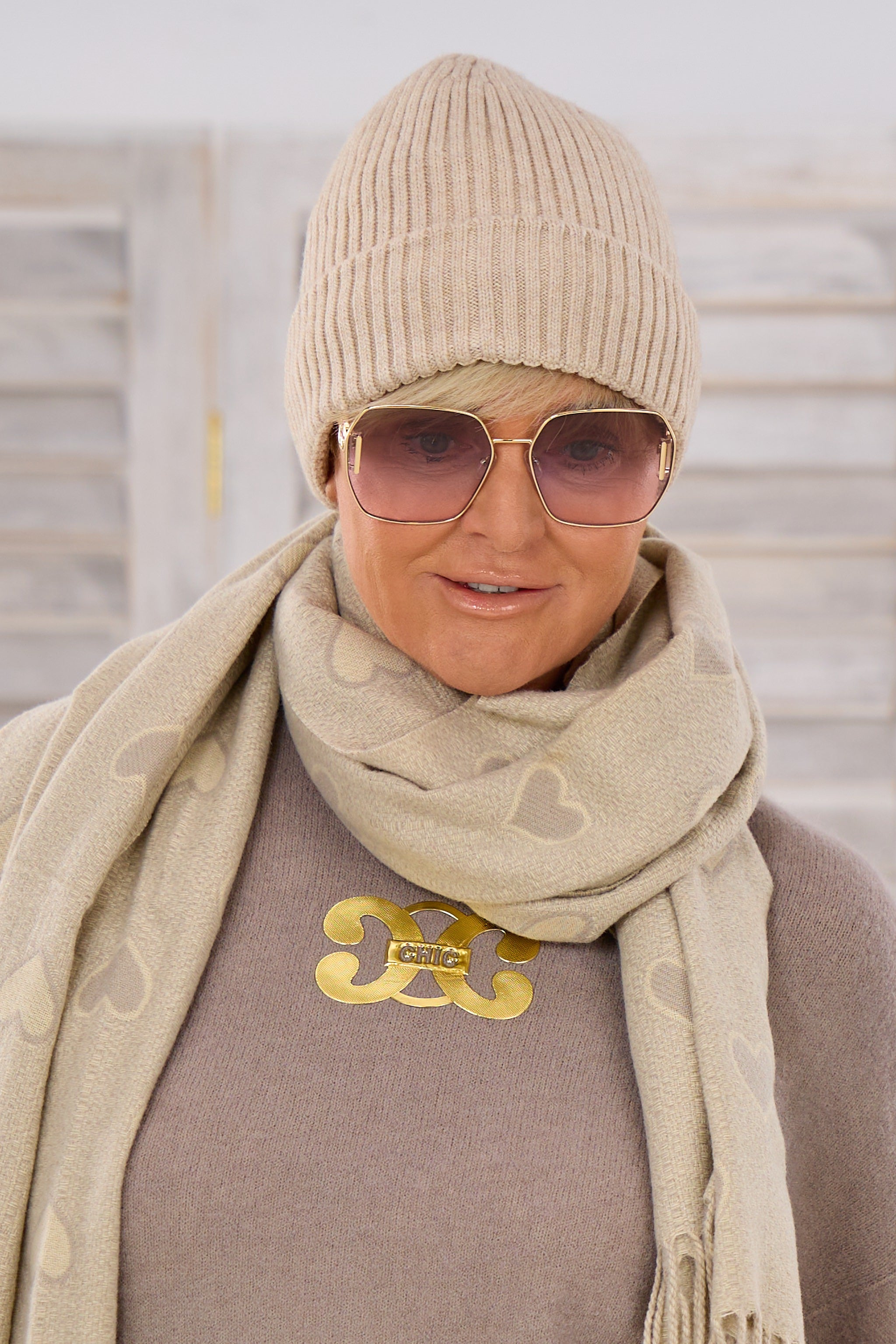 gefütterte Mütze mit breitem Umschlag, beige