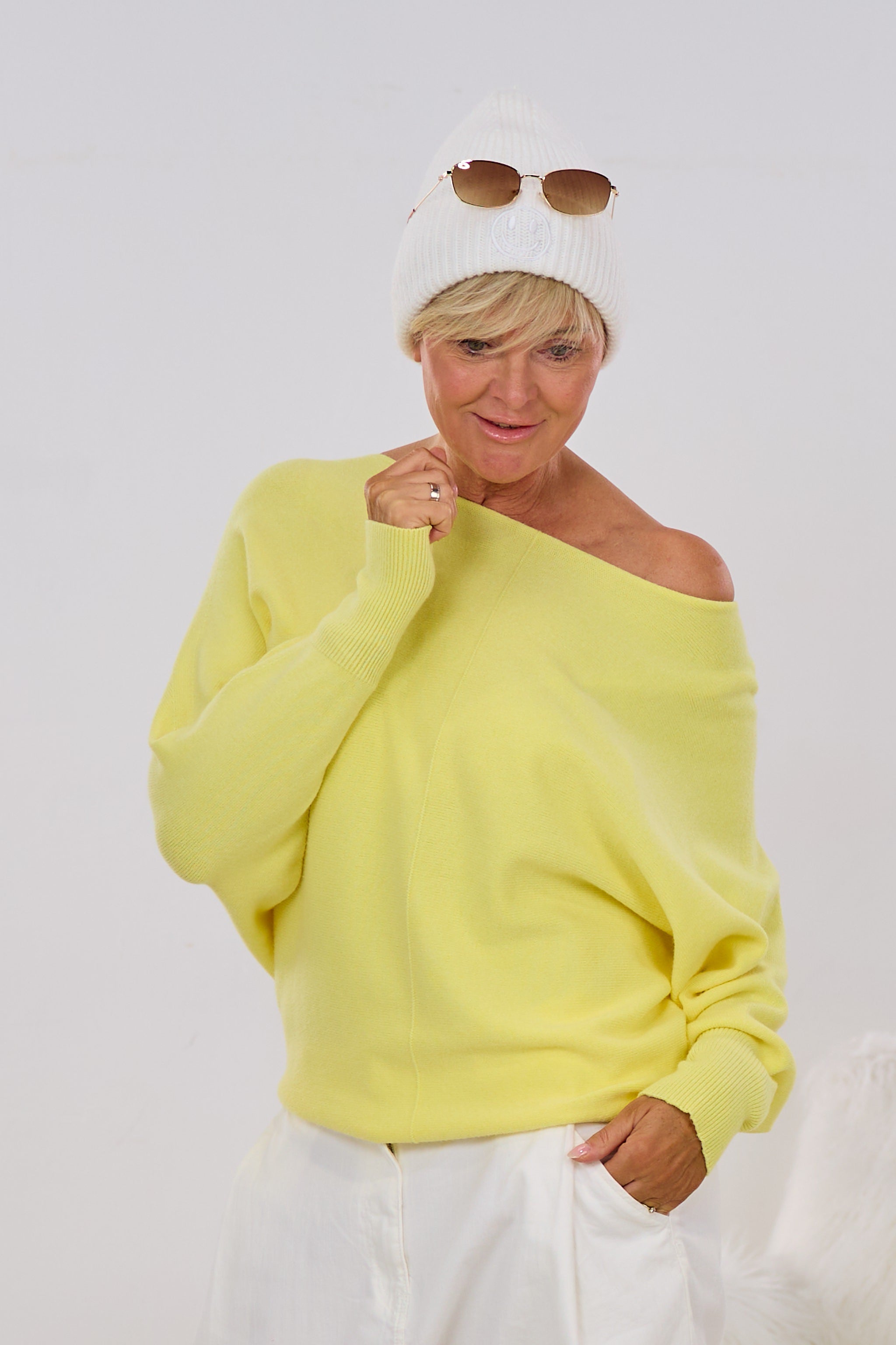 Feinstrickpulli mit Fledermausärmeln, gelb