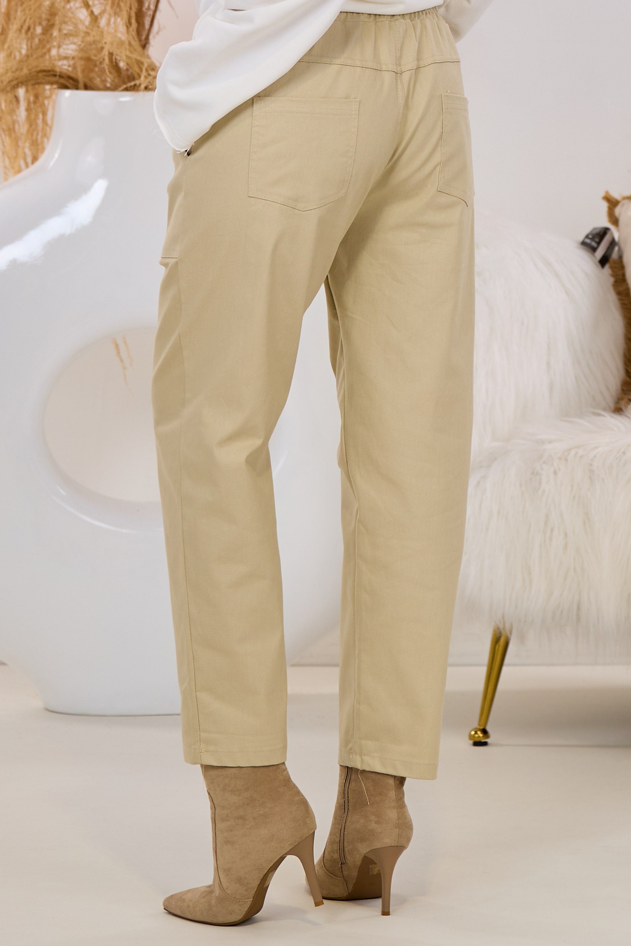 Baumwollhose mit aufgesetzten Taschen, beige